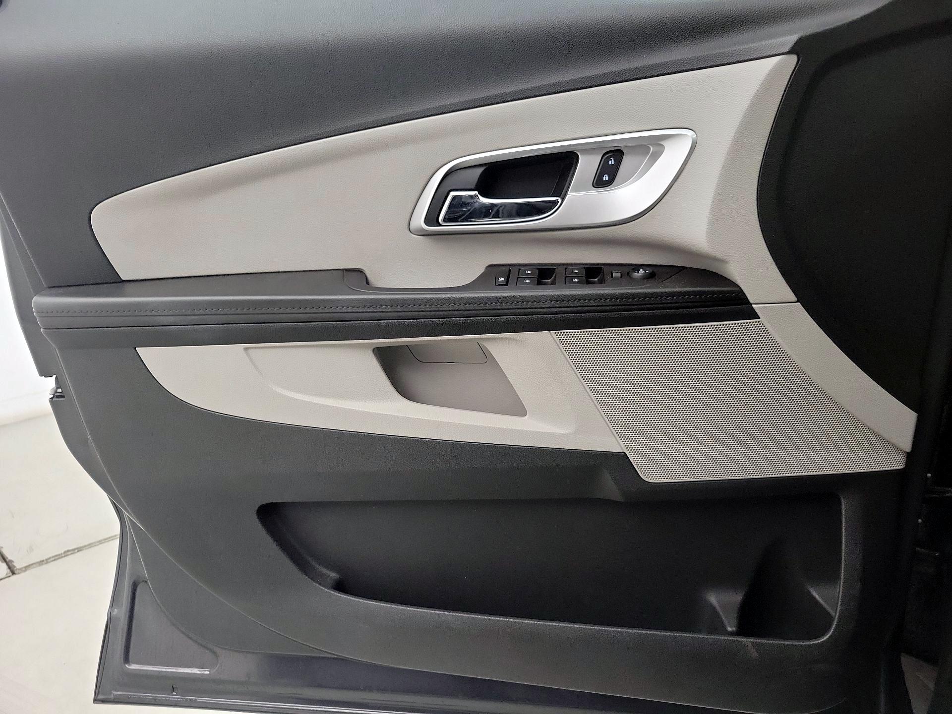 Thumbnail: 2017 Chevrolet Equinox - 12