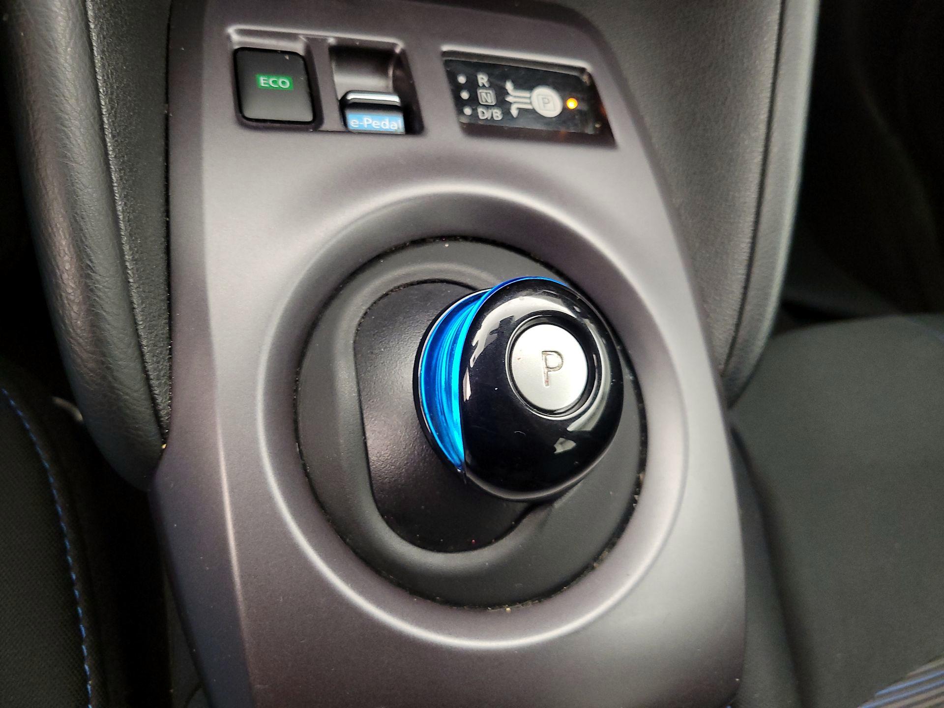 Thumbnail: 2023 Nissan Leaf - 17