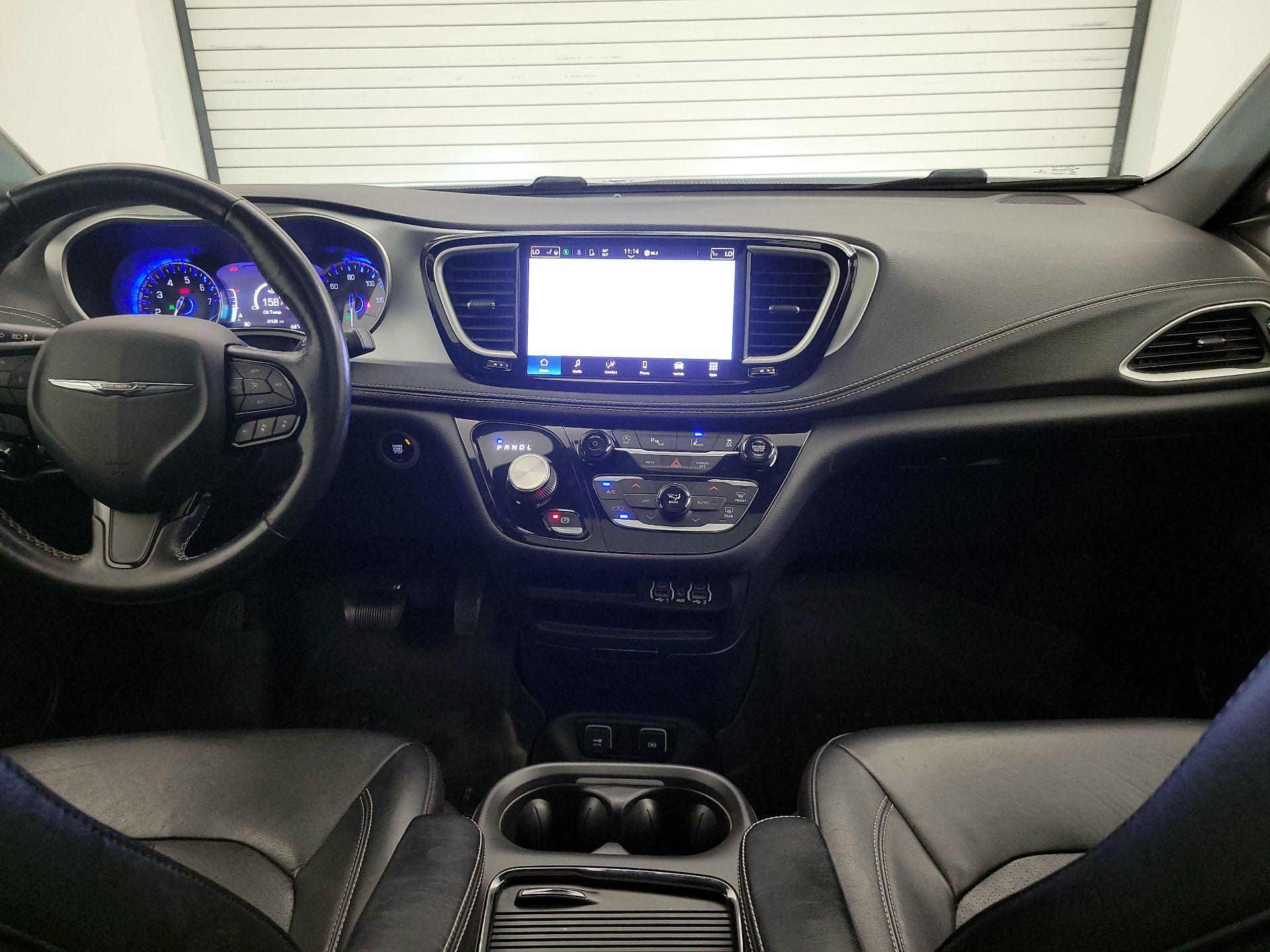 Thumbnail: 2021 Chrysler Pacifica - 9