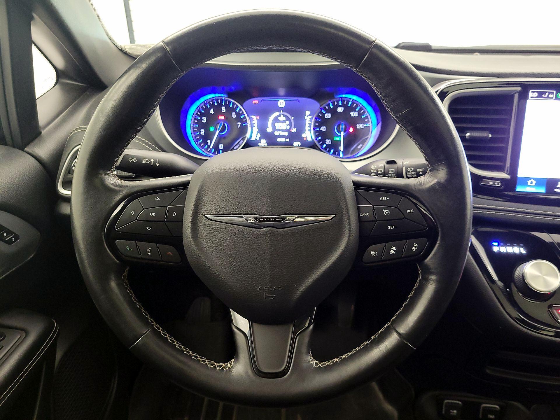 Thumbnail: 2021 Chrysler Pacifica - 10