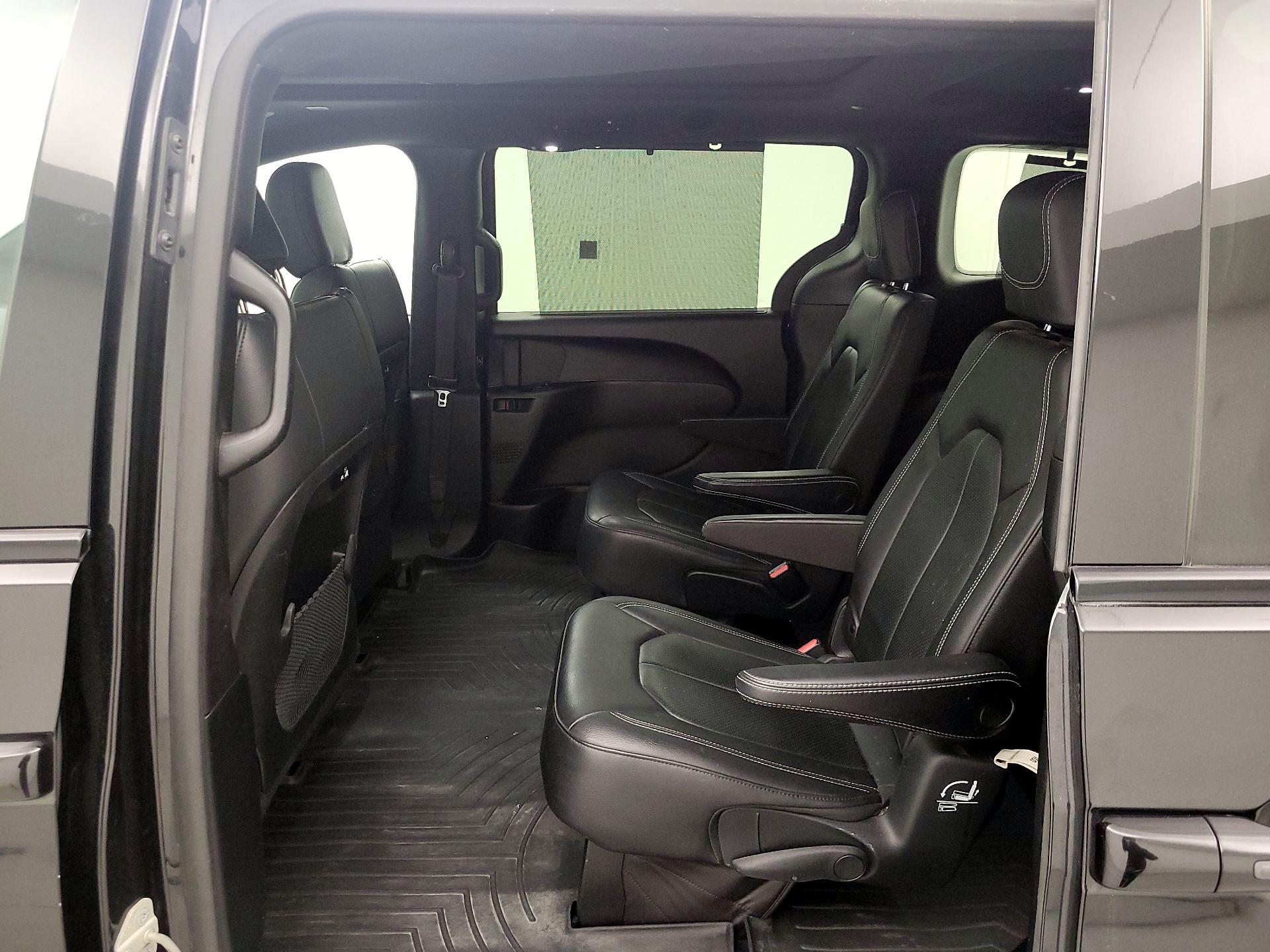 Thumbnail: 2021 Chrysler Pacifica - 20