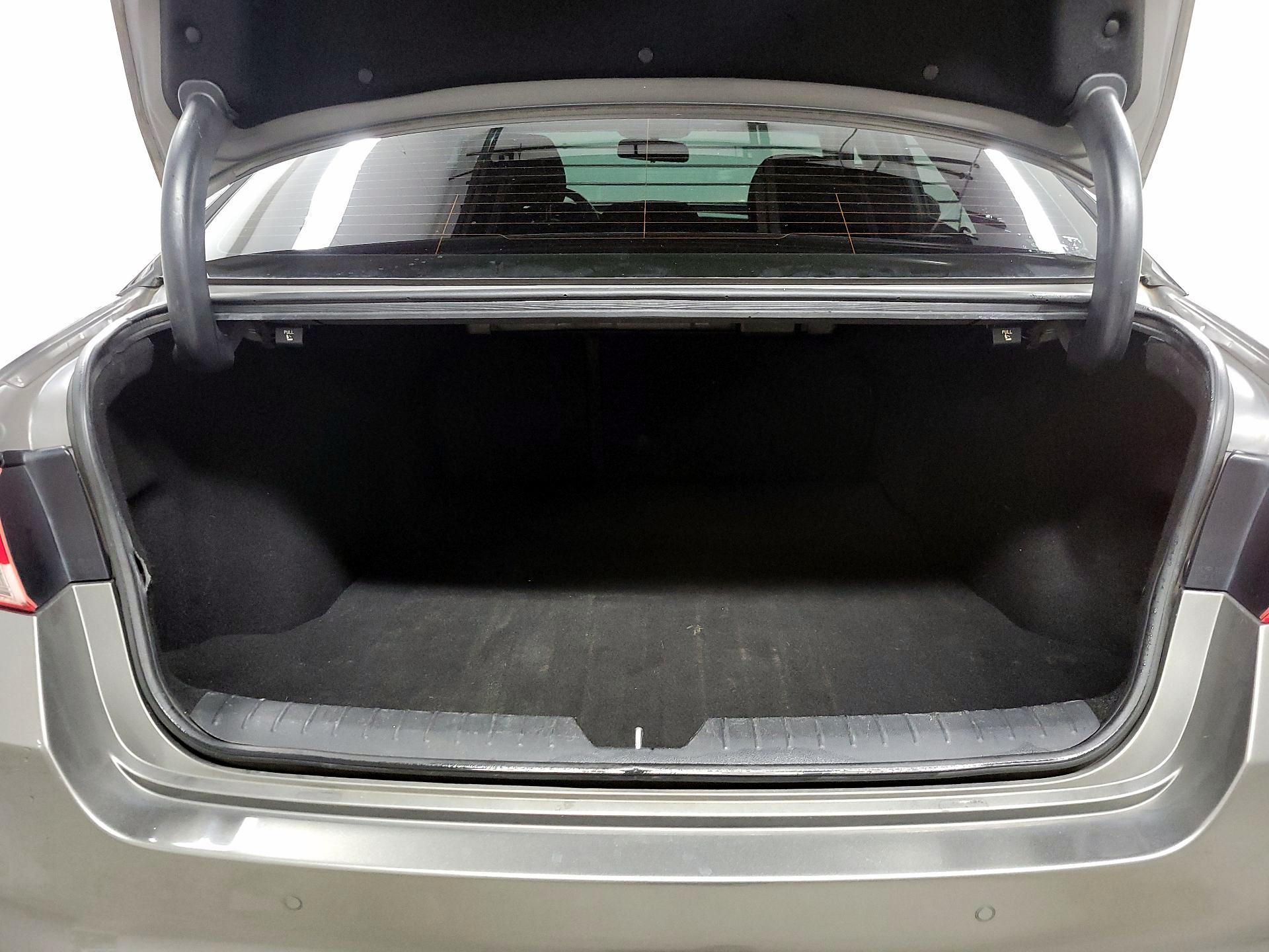 Thumbnail: 2018 Kia Optima - 18