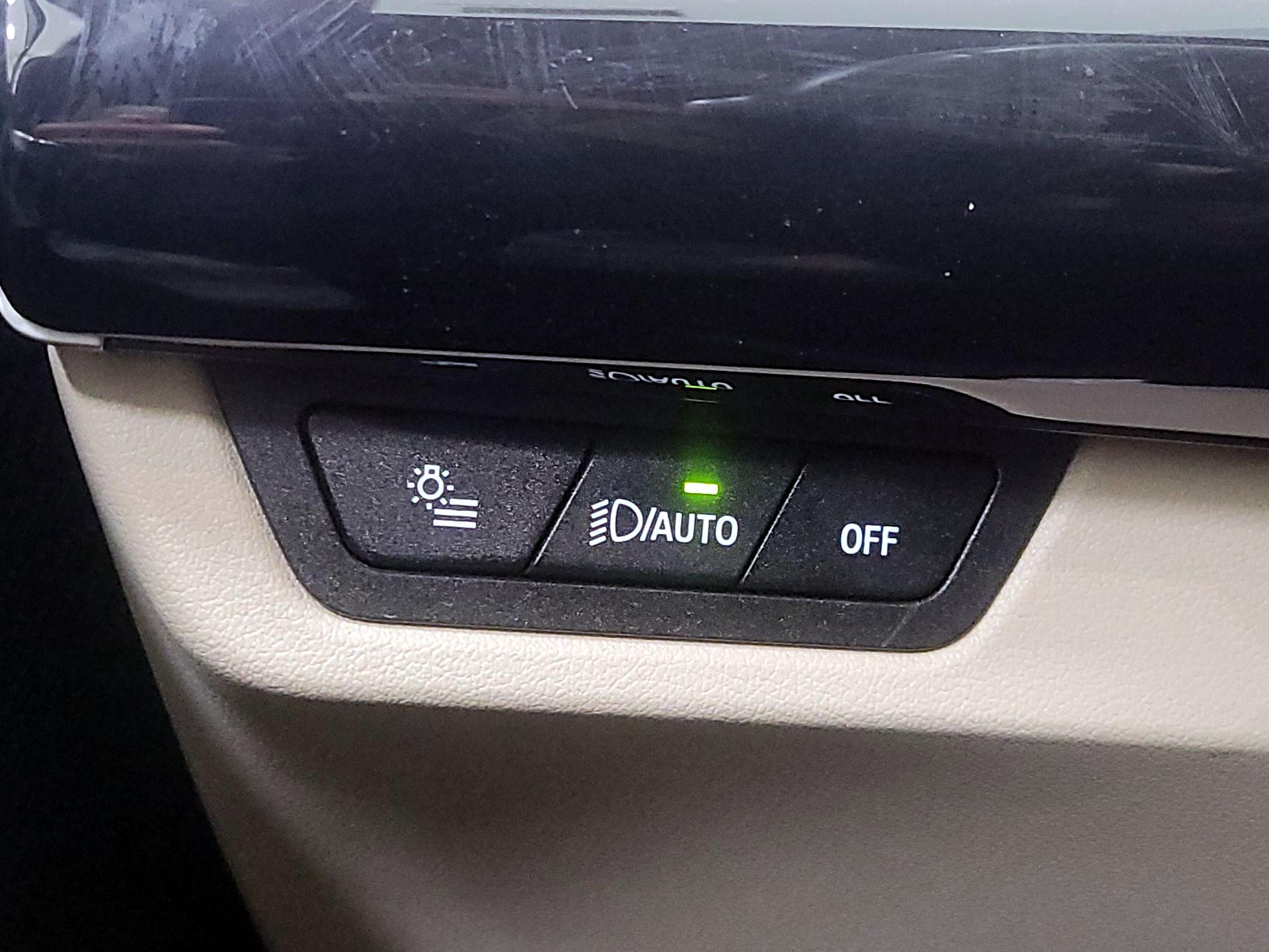 Thumbnail: 2025 BMW X1 - 13