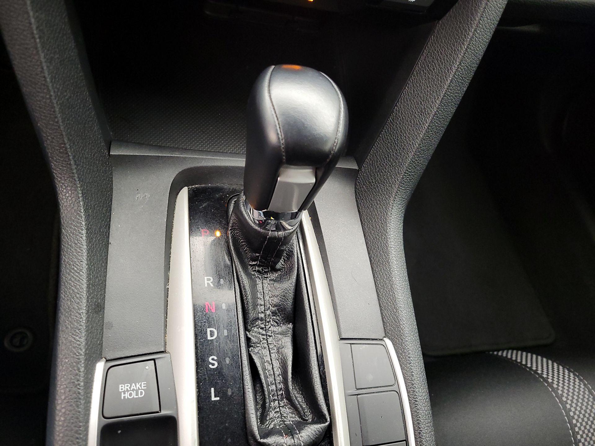 Thumbnail: 2019 Honda Civic - 17