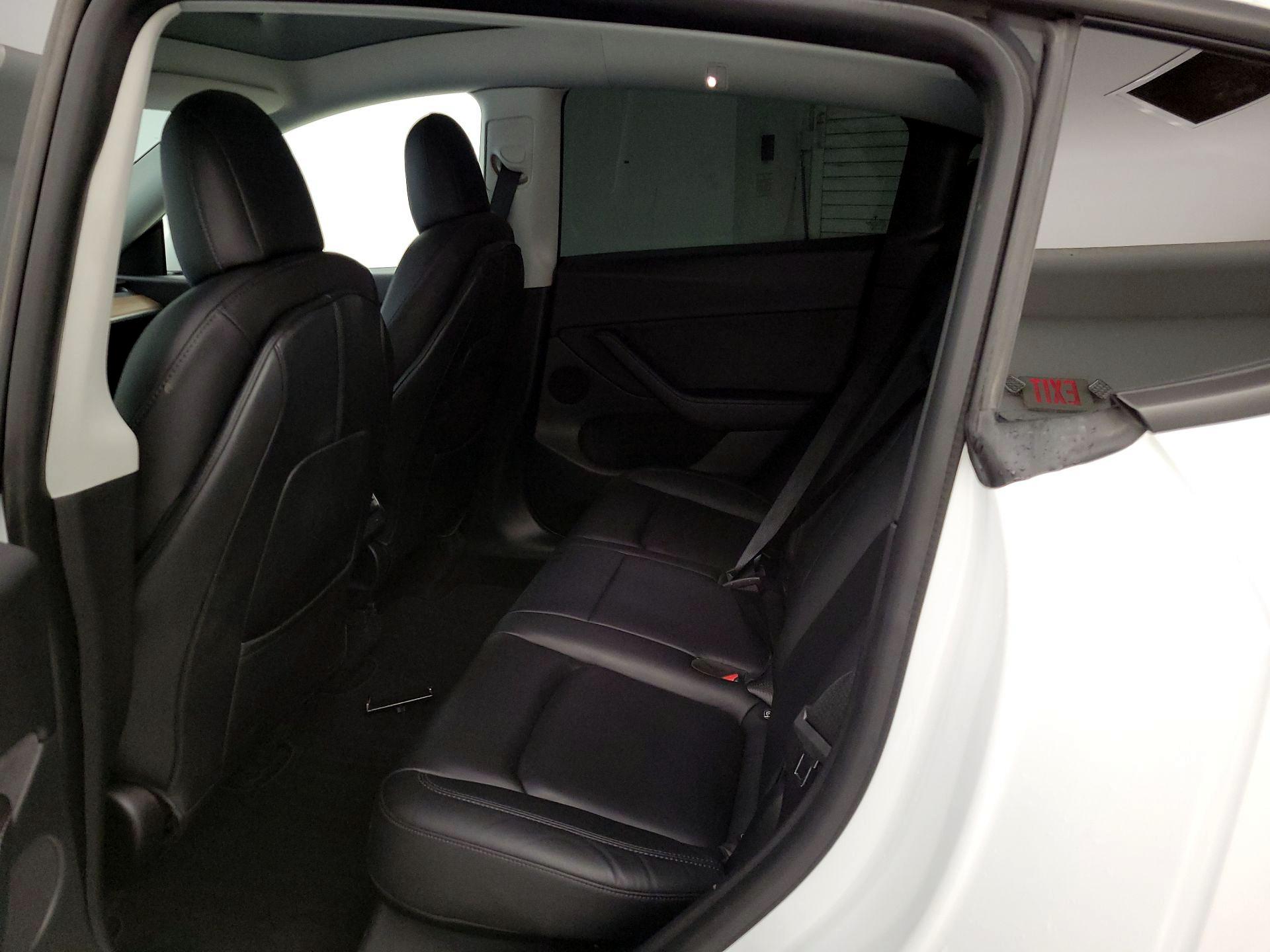 Thumbnail: 2022 Tesla Model Y - 17