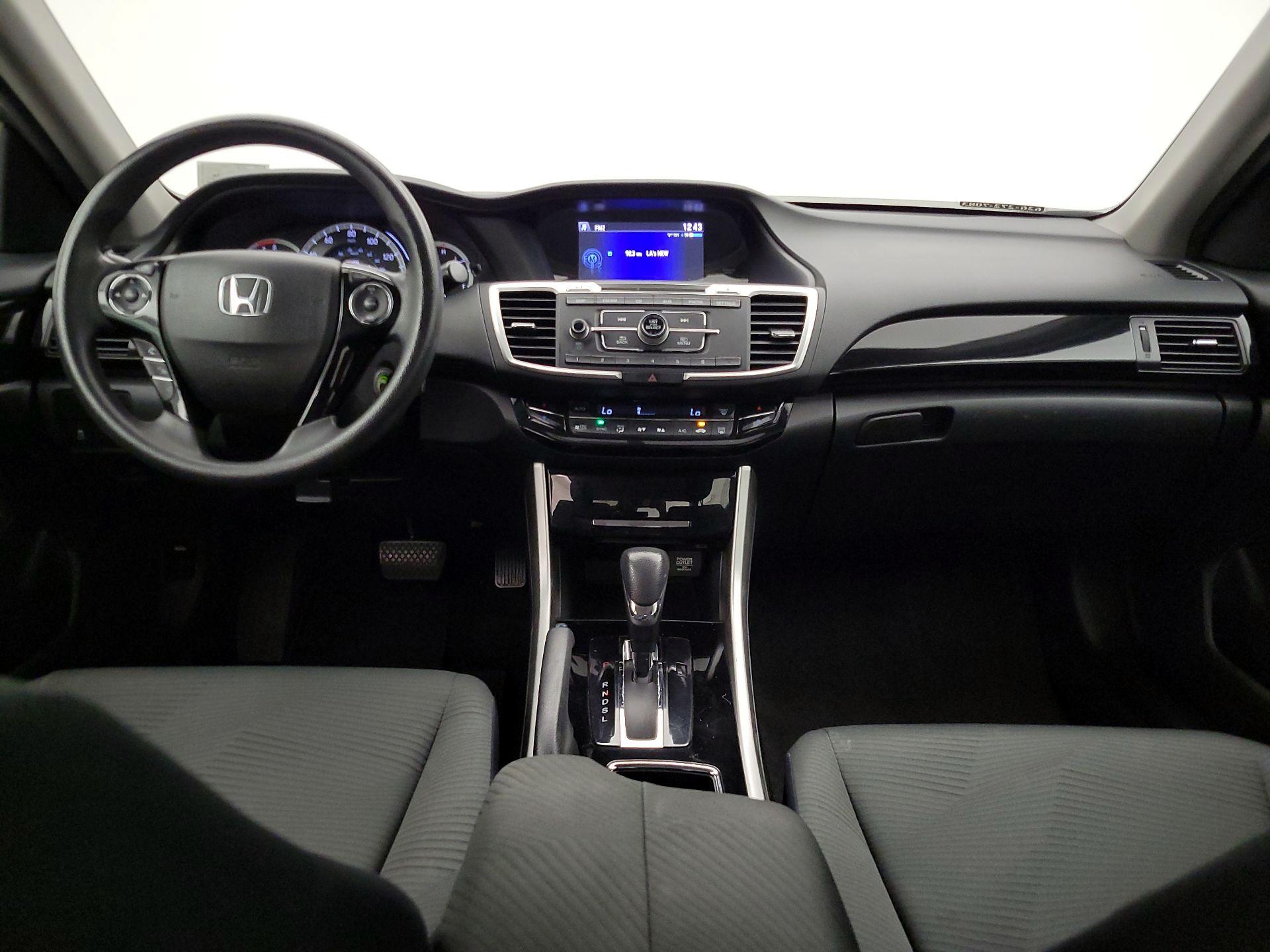 Thumbnail: 2016 Honda Accord - 9