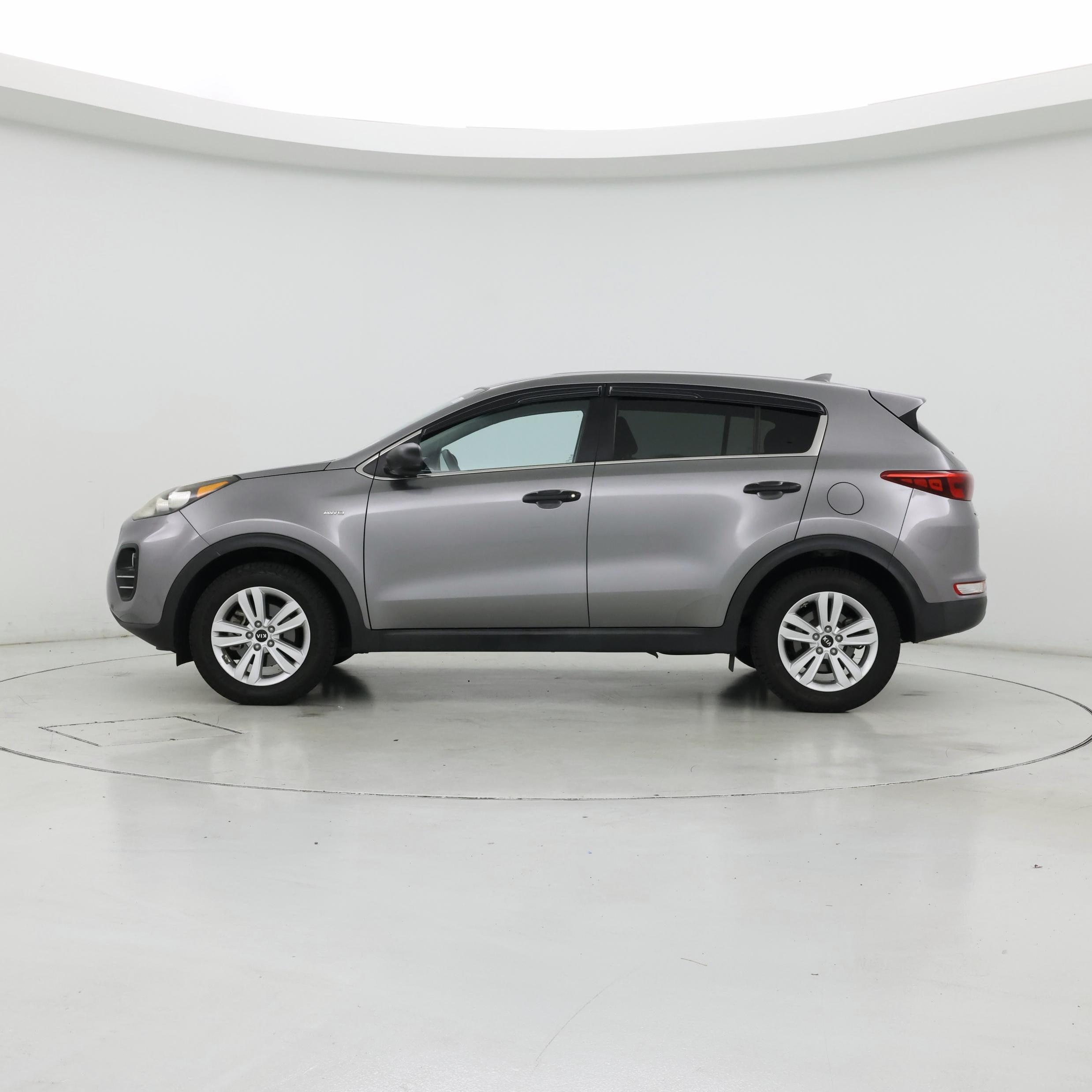 Thumbnail: 2017 Kia Sportage - 3
