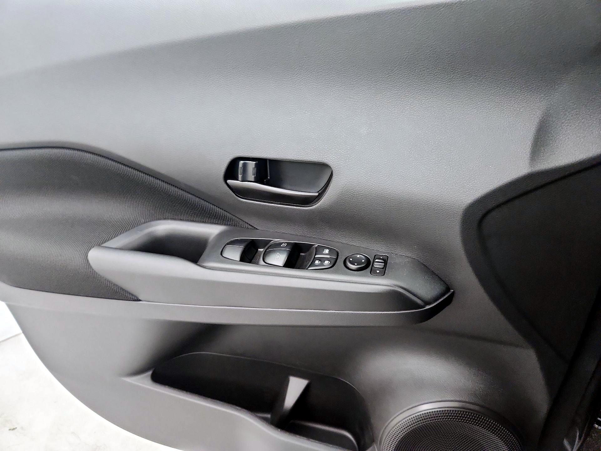 Thumbnail: 2025 Nissan Kicks - 12