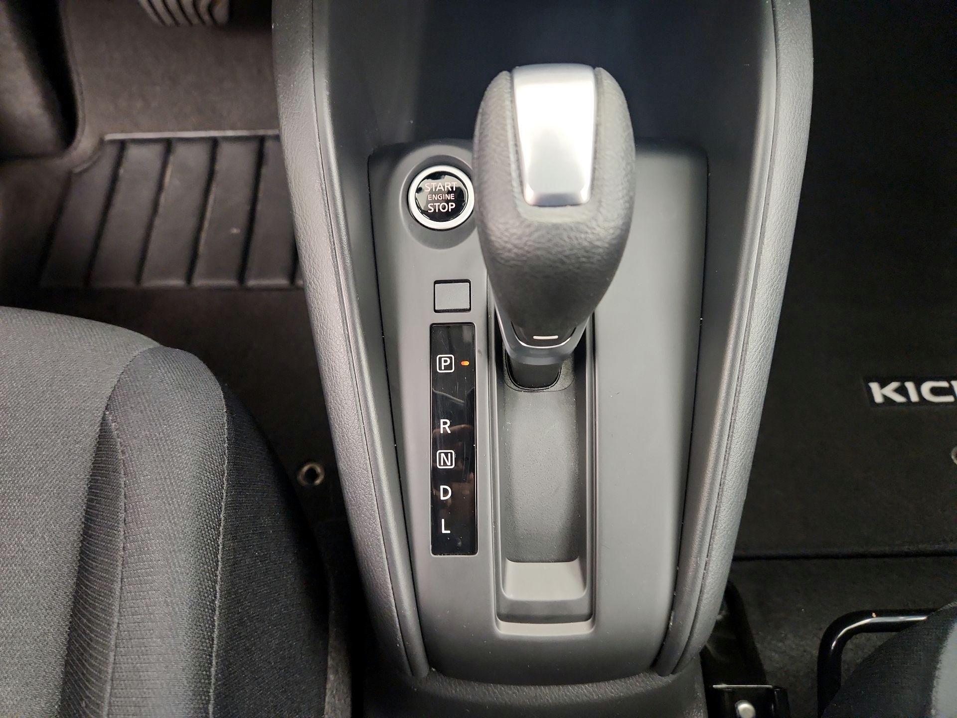 Thumbnail: 2025 Nissan Kicks - 17