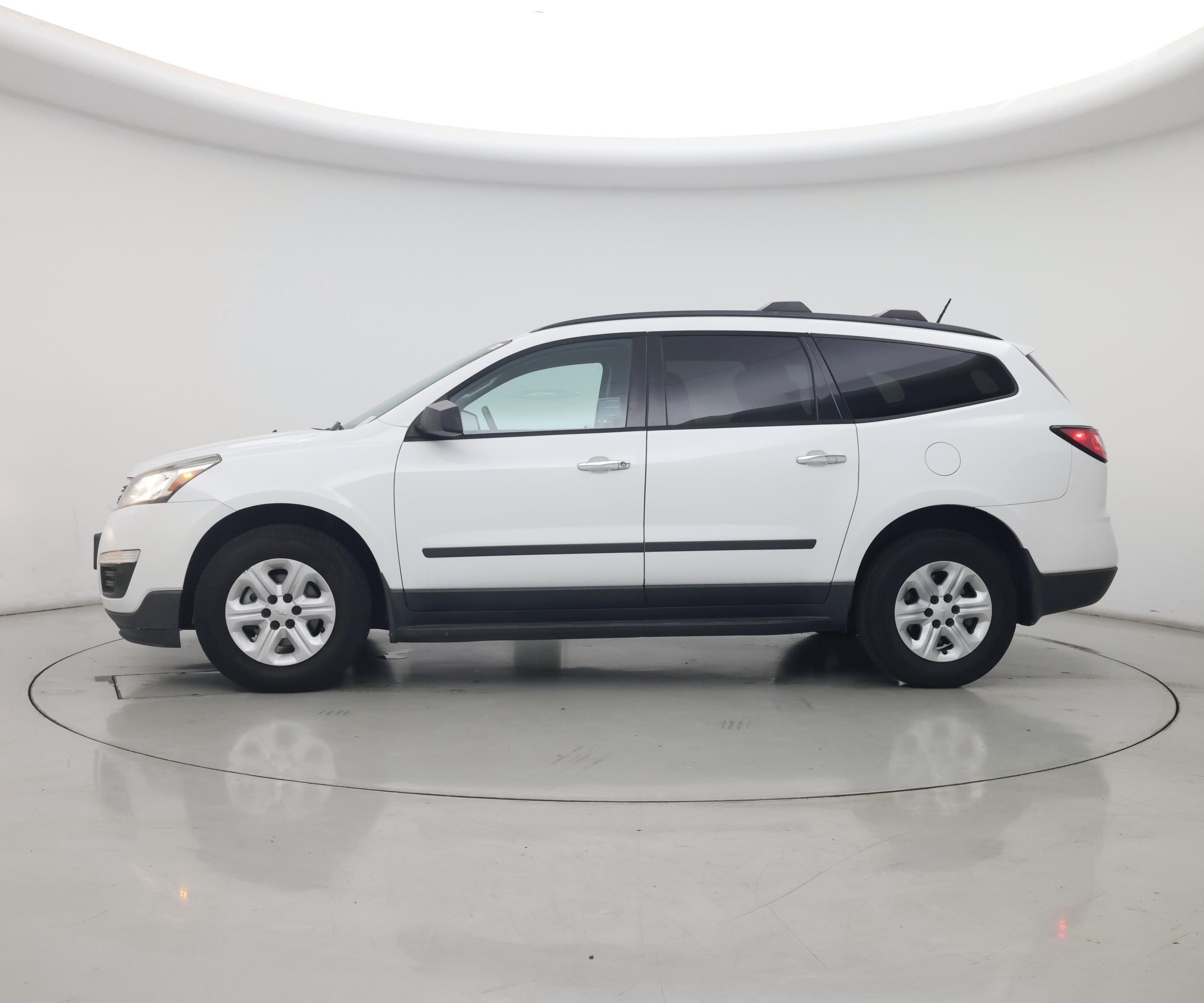 Thumbnail: 2017 Chevrolet Traverse - 3