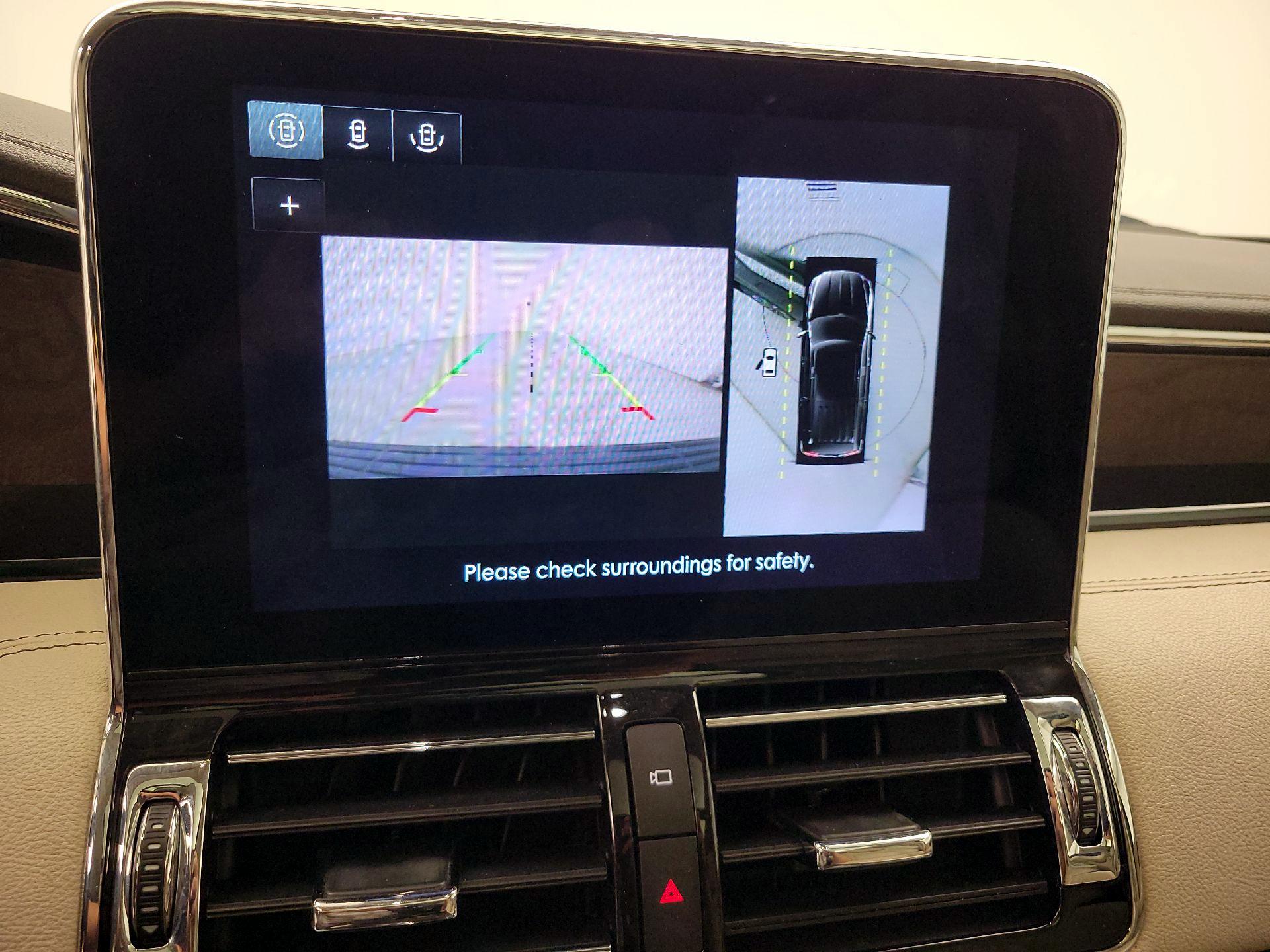 Thumbnail: 2021 Lincoln Navigator L - 15