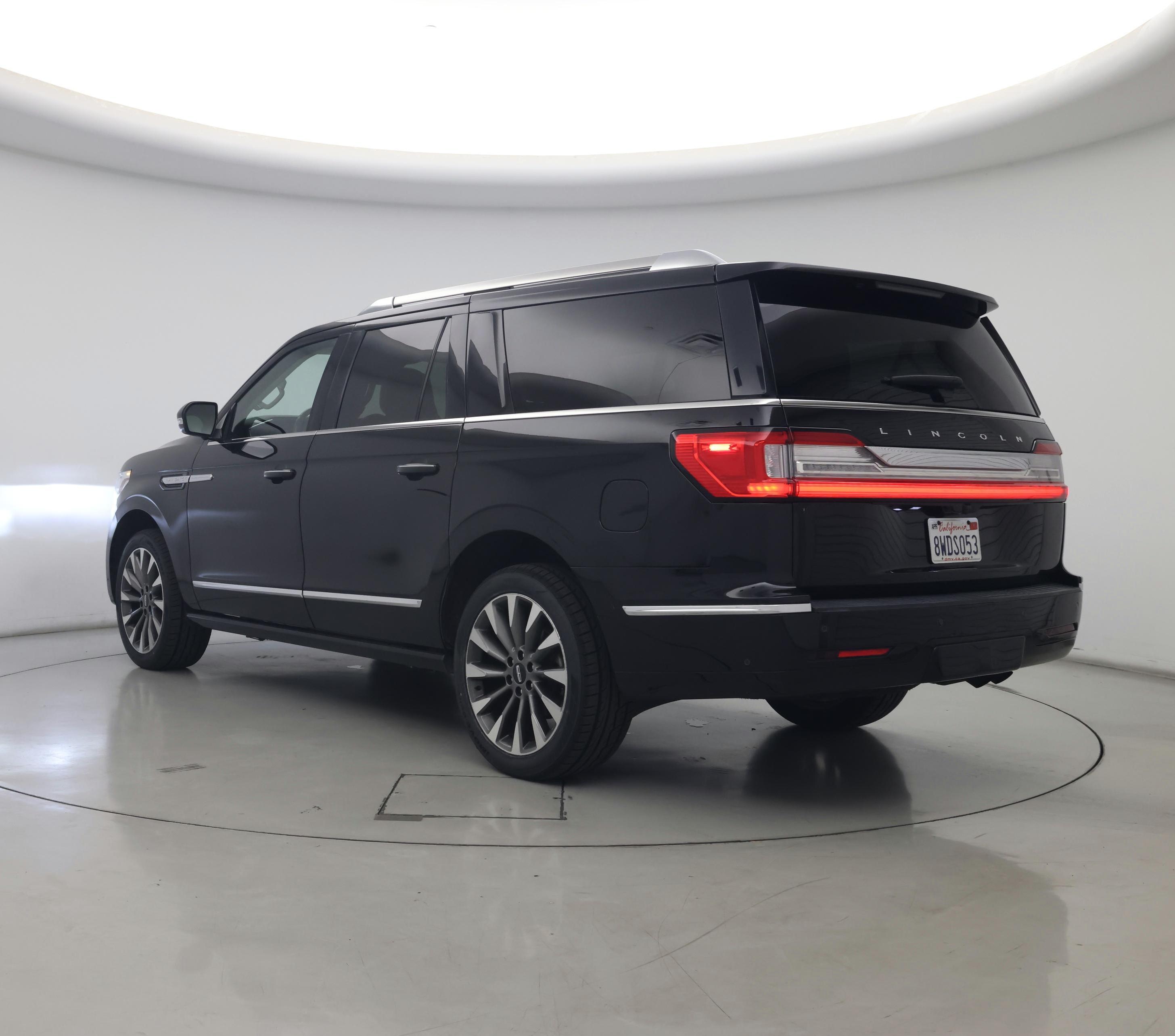 Thumbnail: 2021 Lincoln Navigator L - 2