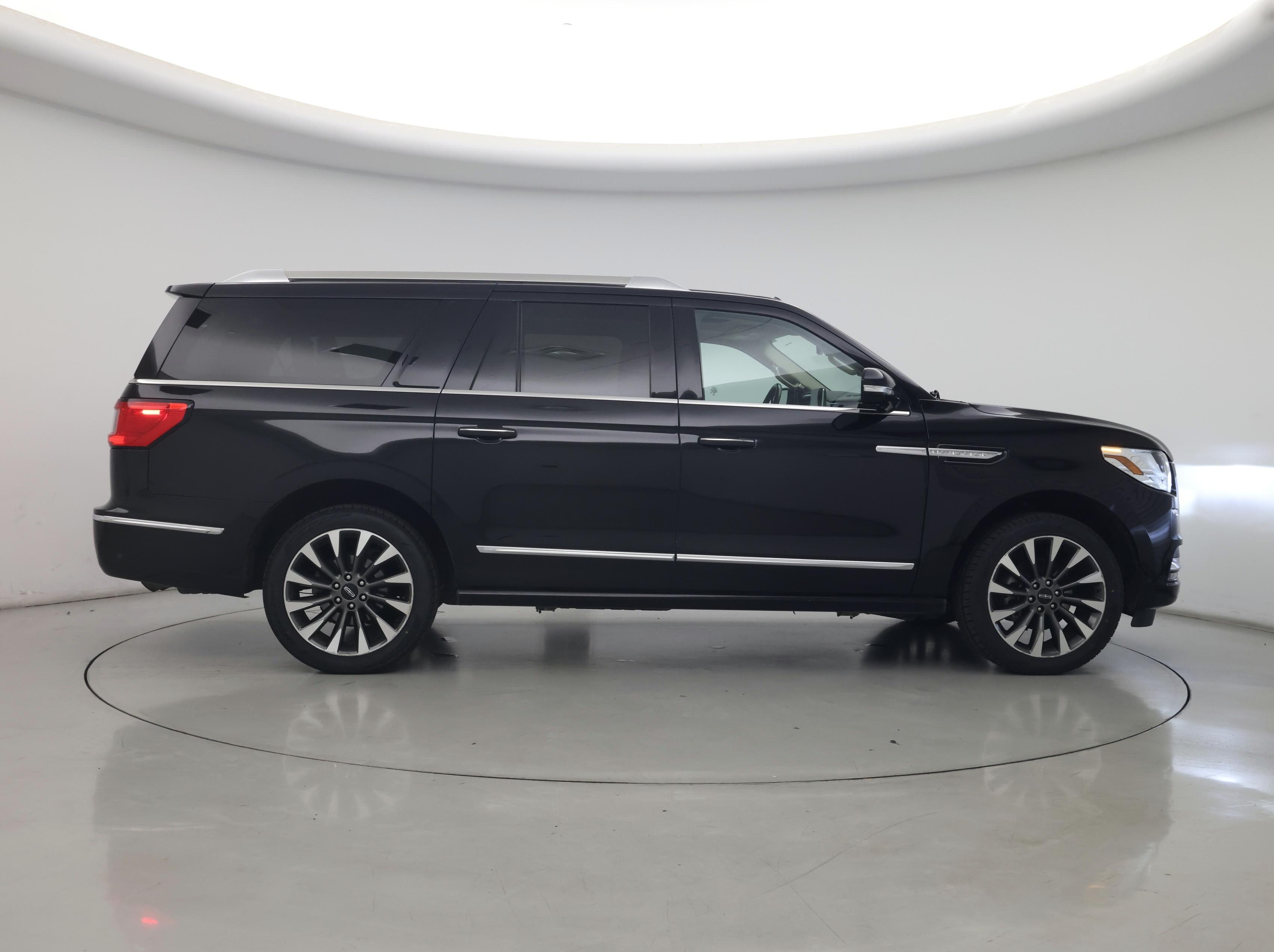 Thumbnail: 2021 Lincoln Navigator L - 7