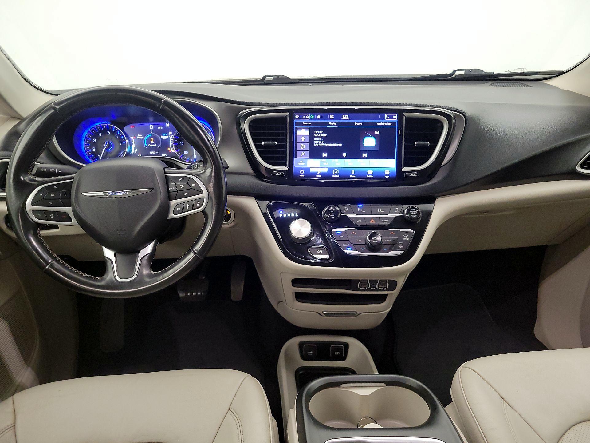 Thumbnail: 2021 Chrysler Pacifica - 9