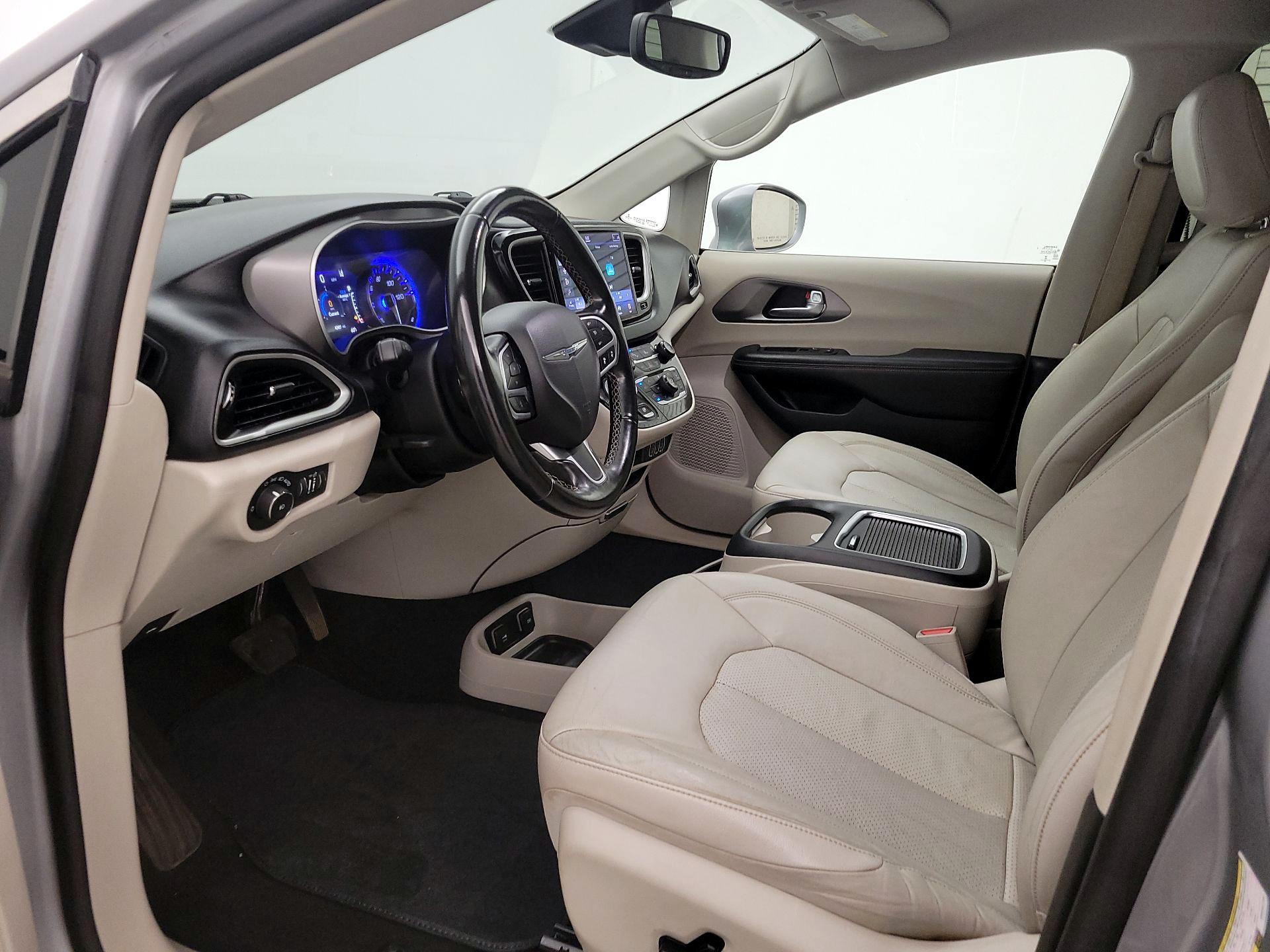 Thumbnail: 2021 Chrysler Pacifica - 11