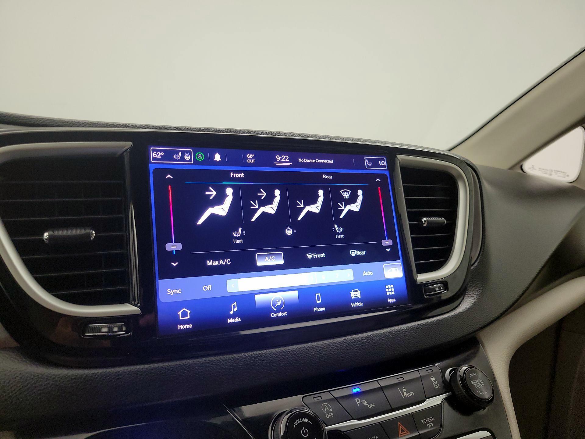 Thumbnail: 2021 Chrysler Pacifica - 16