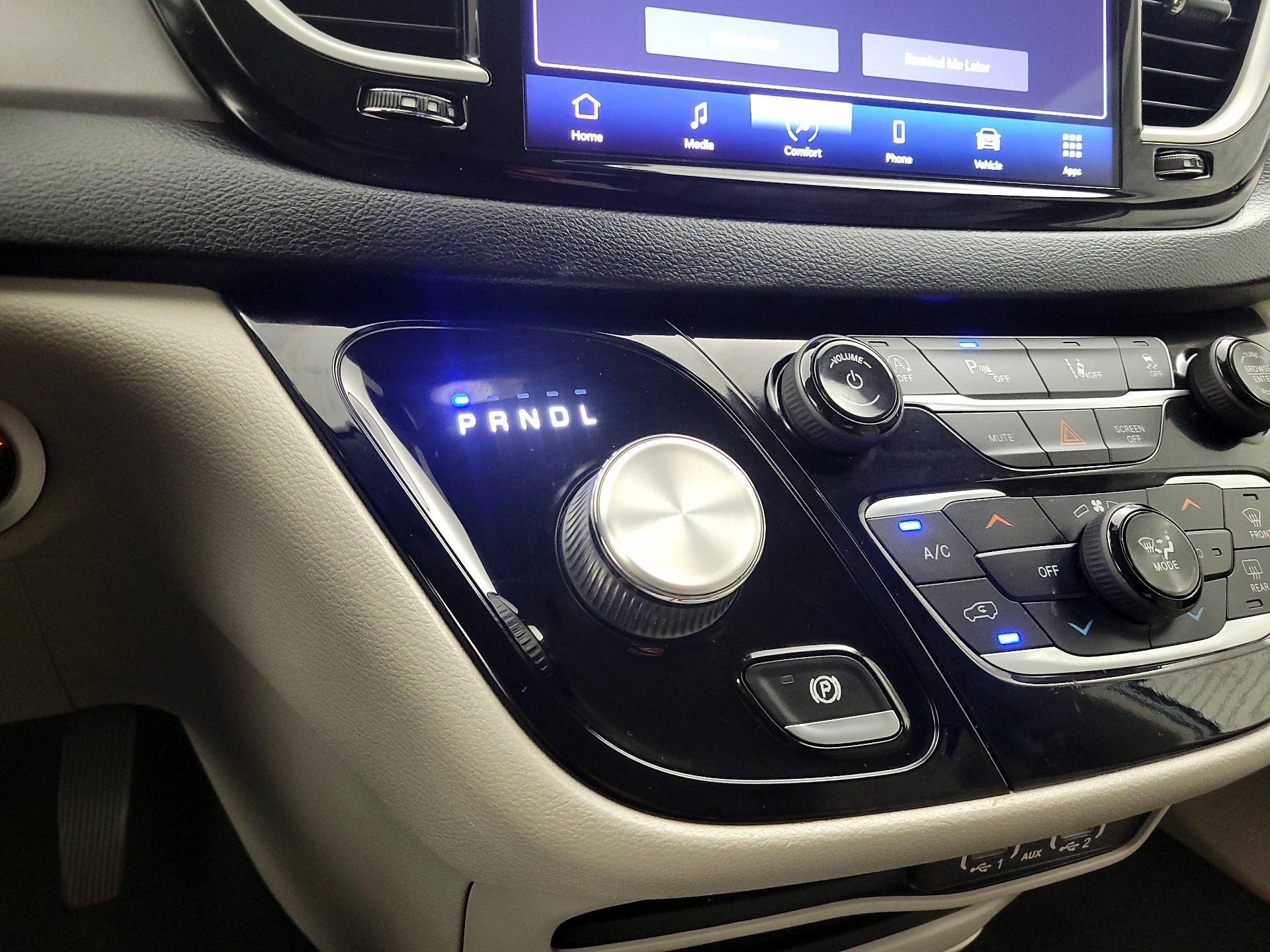 Thumbnail: 2021 Chrysler Pacifica - 17