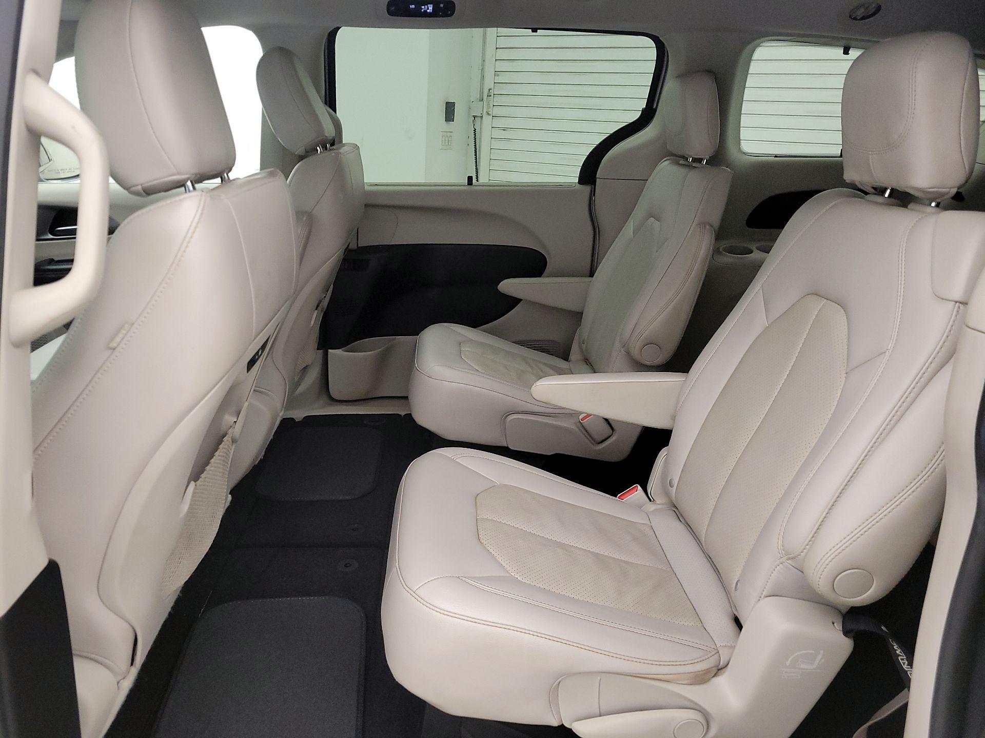 Thumbnail: 2021 Chrysler Pacifica - 19