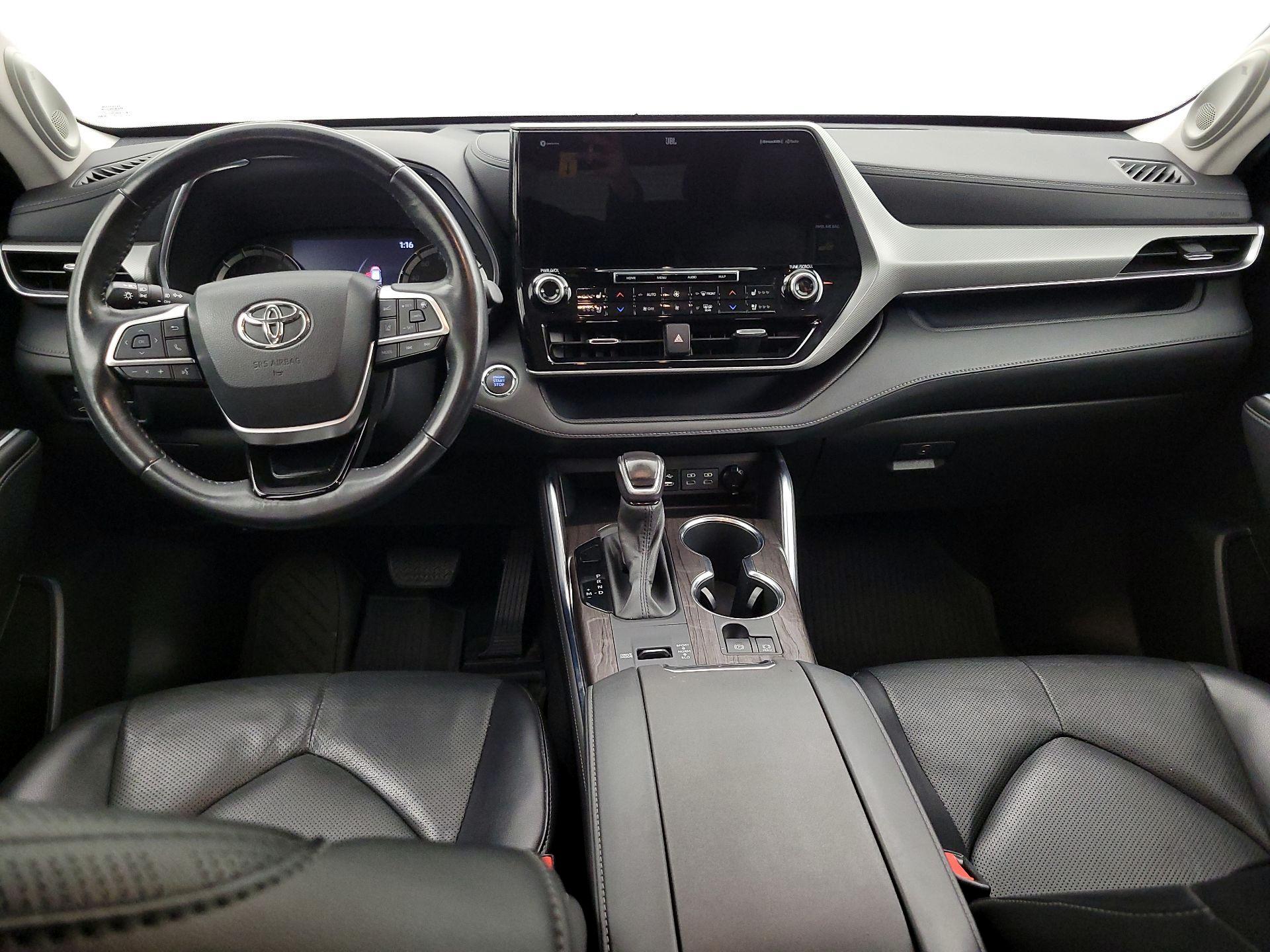 Thumbnail: 2022 Toyota Highlander - 9