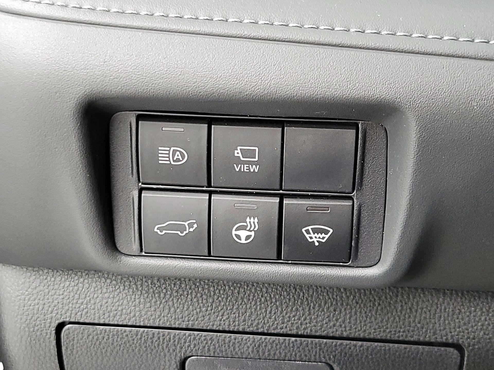 Thumbnail: 2022 Toyota Highlander - 13