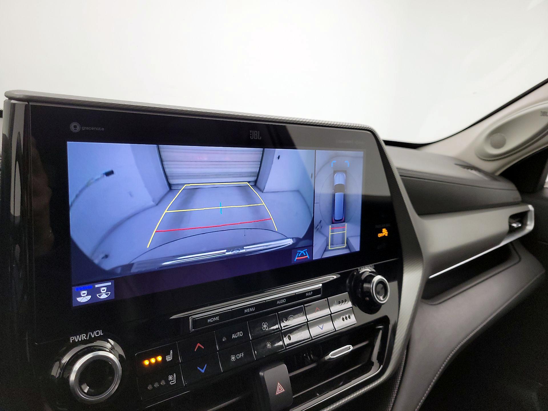 Thumbnail: 2022 Toyota Highlander - 14