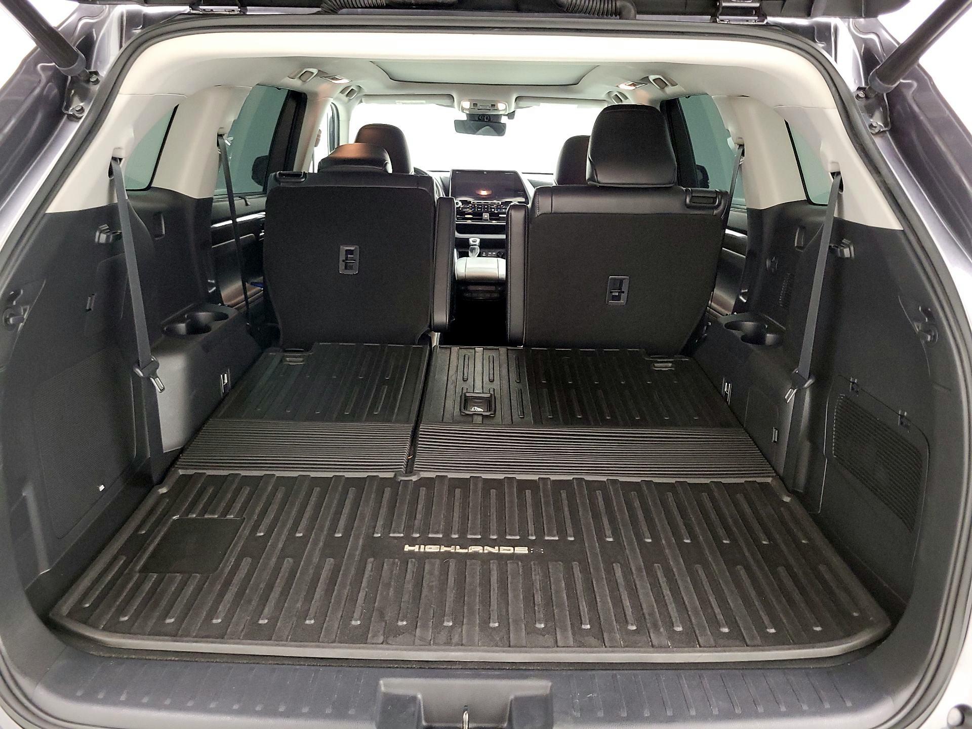 Thumbnail: 2022 Toyota Highlander - 19