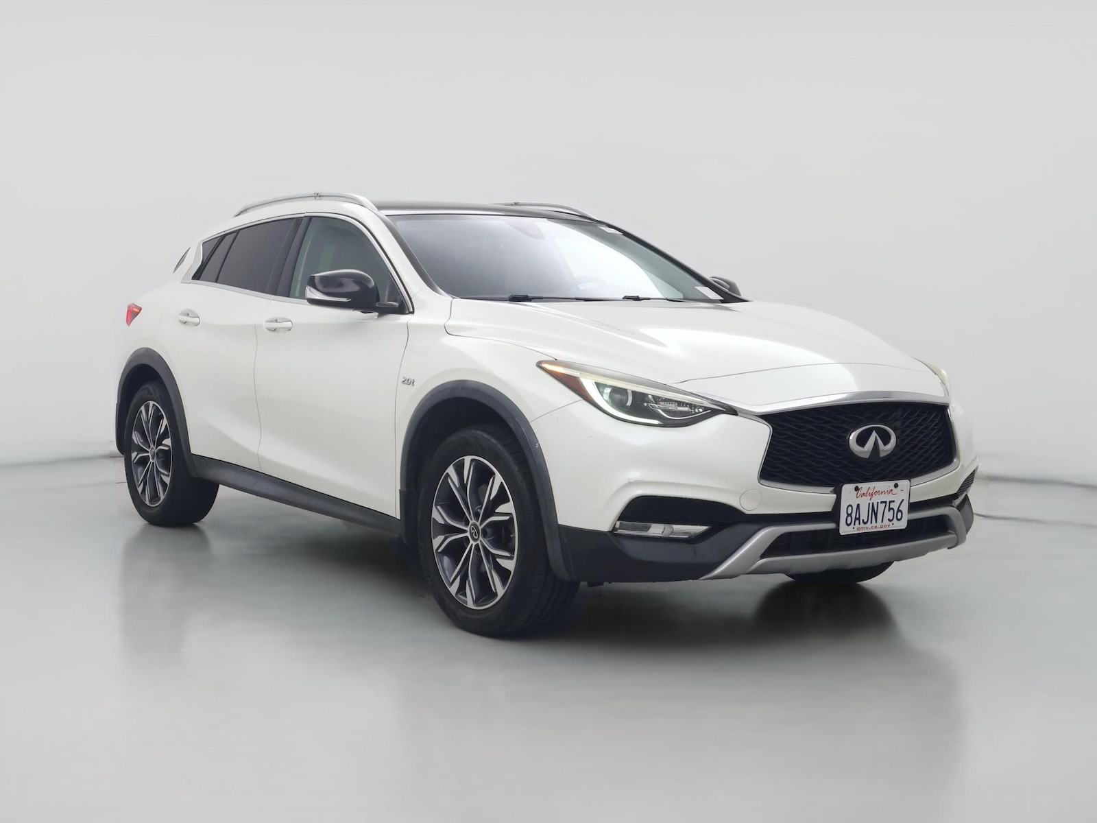 2017 INFINITI QX30 Premium