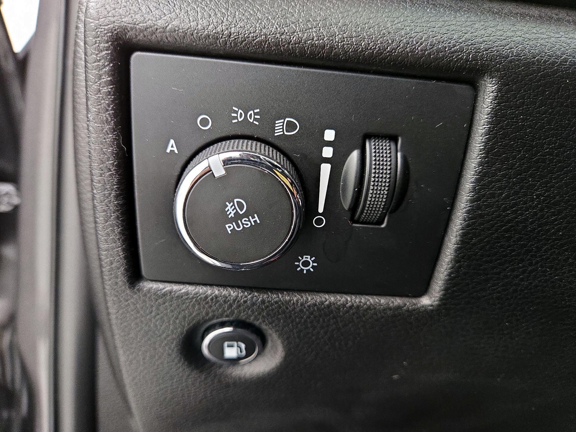 Thumbnail: 2020 Jeep Grand Cherokee - 13