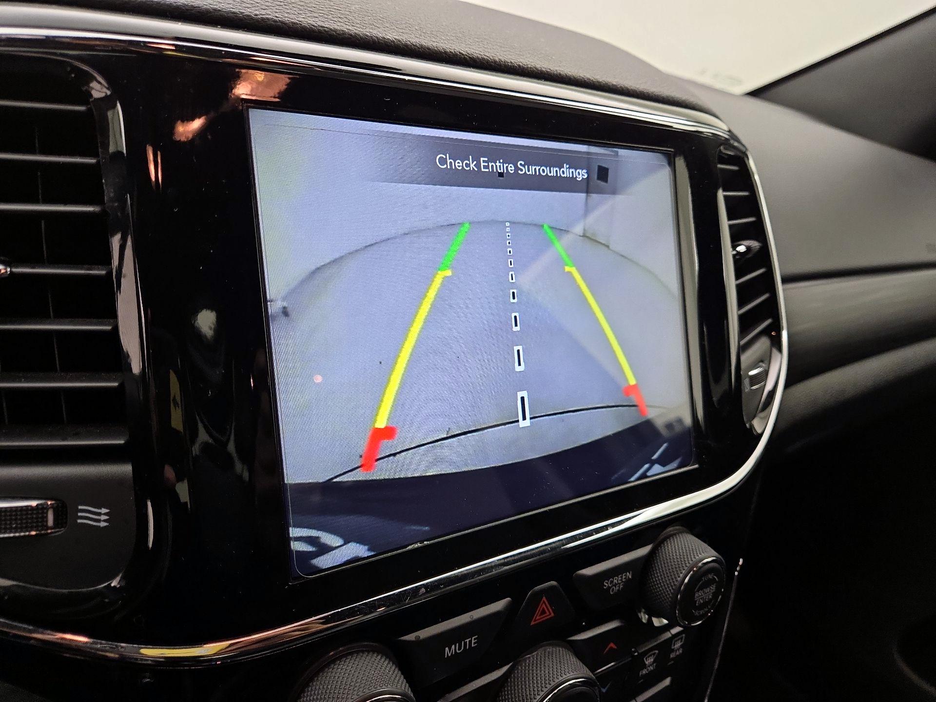 Thumbnail: 2020 Jeep Grand Cherokee - 14