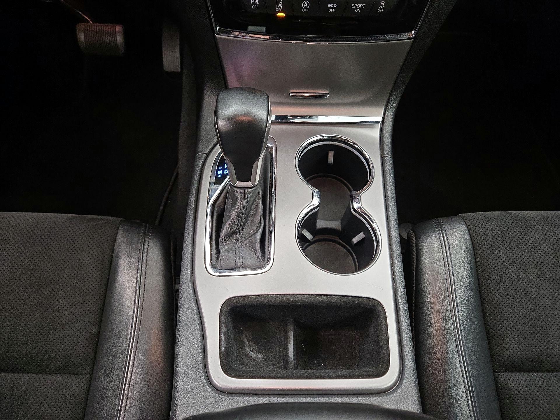 Thumbnail: 2020 Jeep Grand Cherokee - 17