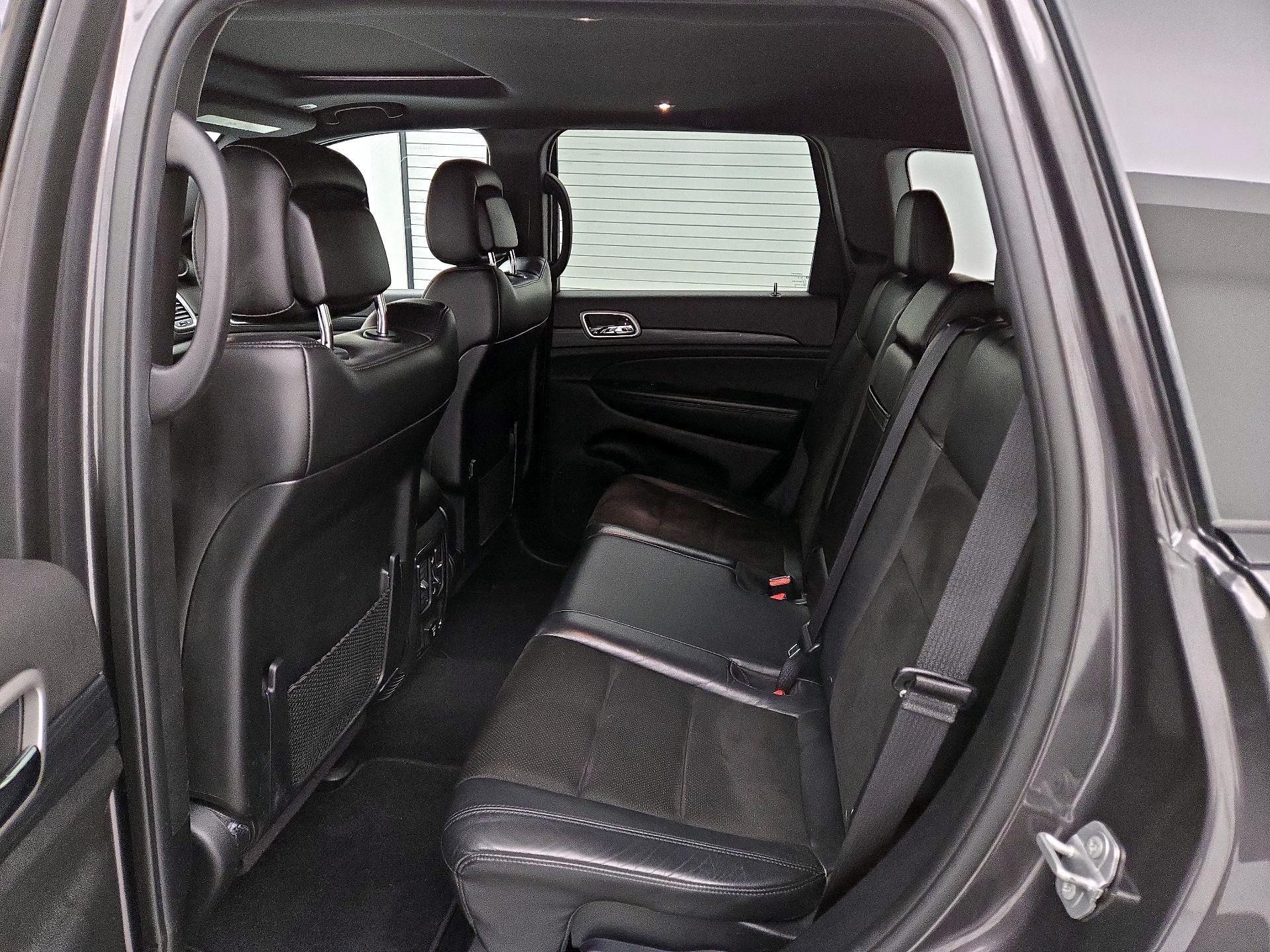 Thumbnail: 2020 Jeep Grand Cherokee - 18