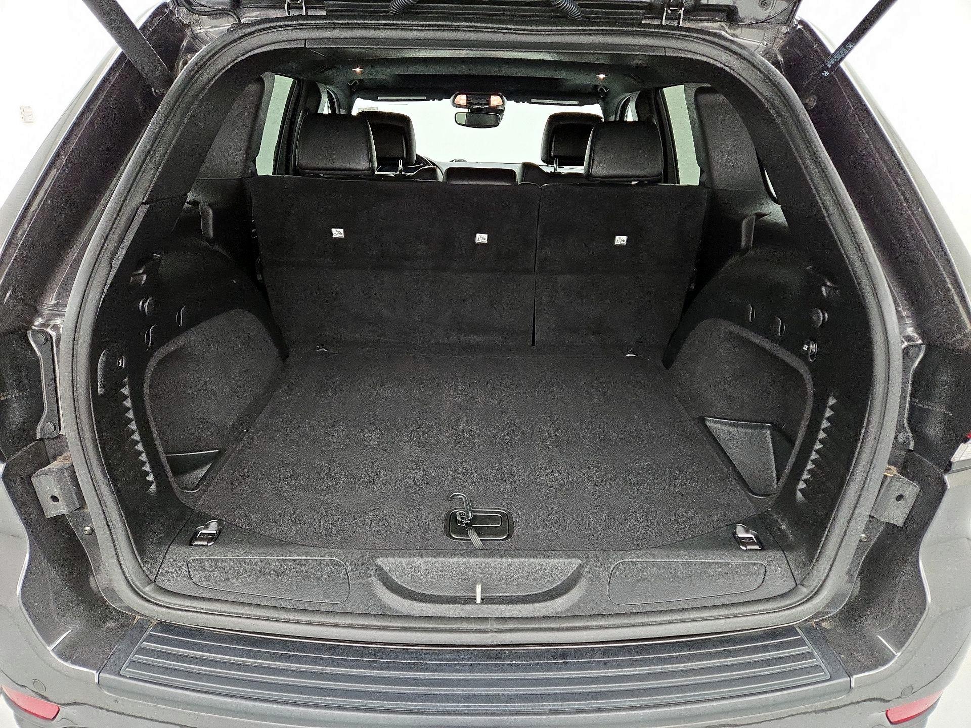 Thumbnail: 2020 Jeep Grand Cherokee - 19