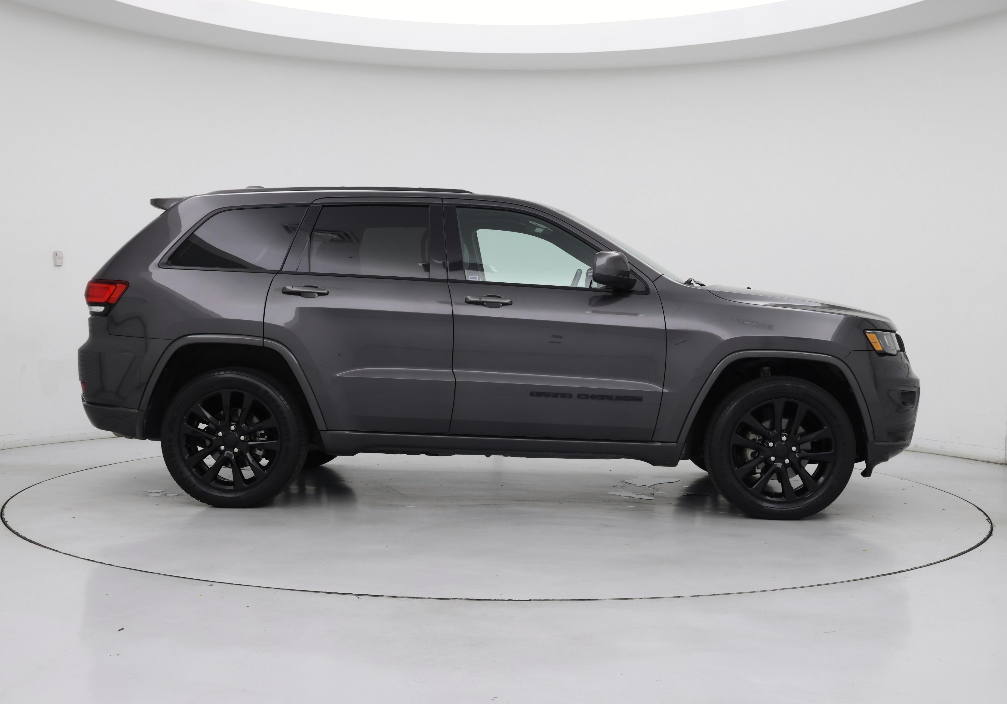Thumbnail: 2020 Jeep Grand Cherokee - 7