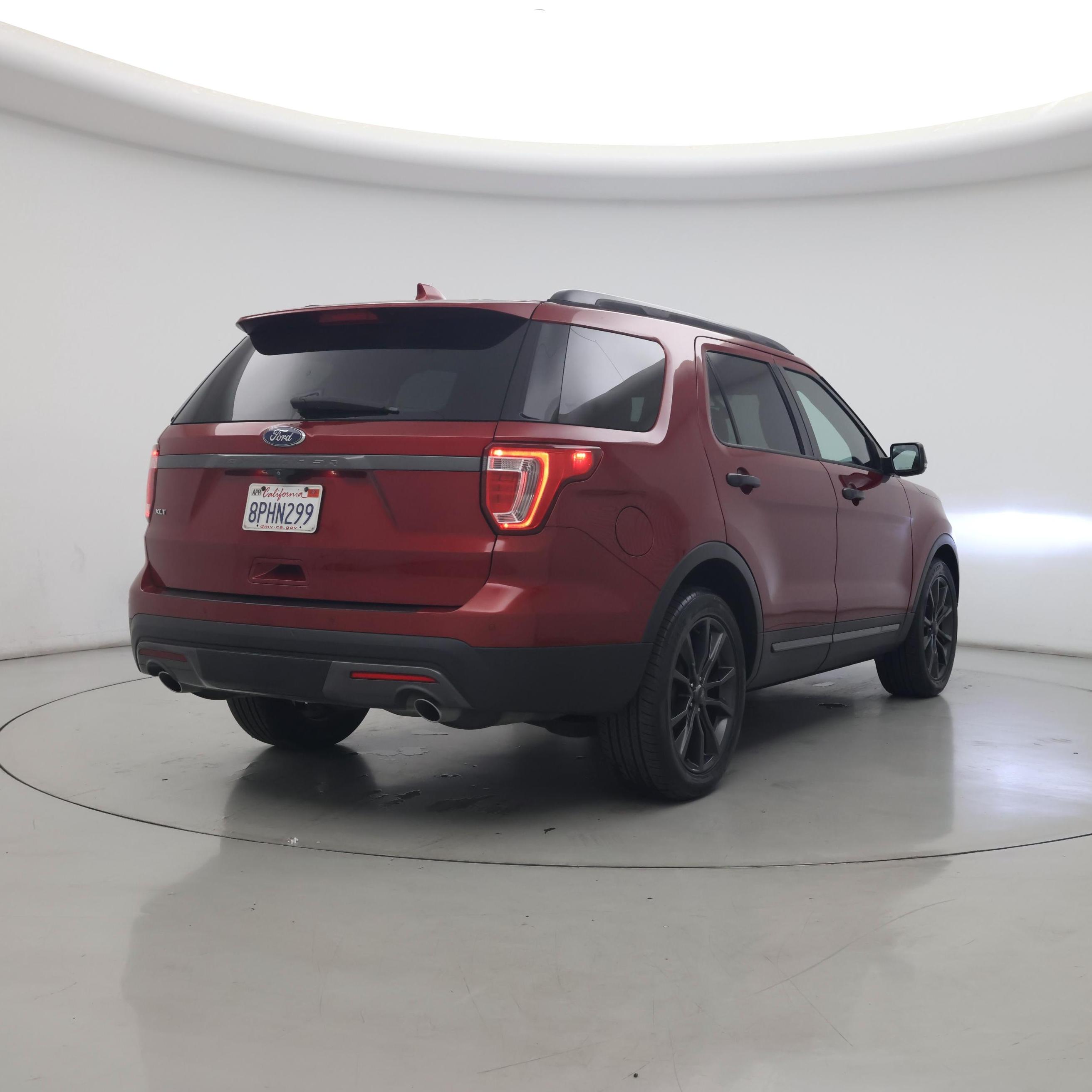 Thumbnail: 2017 Ford Explorer - 8