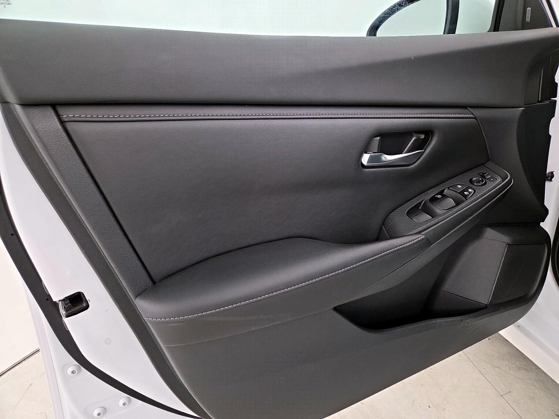 Thumbnail: 2021 Nissan Sentra - 12