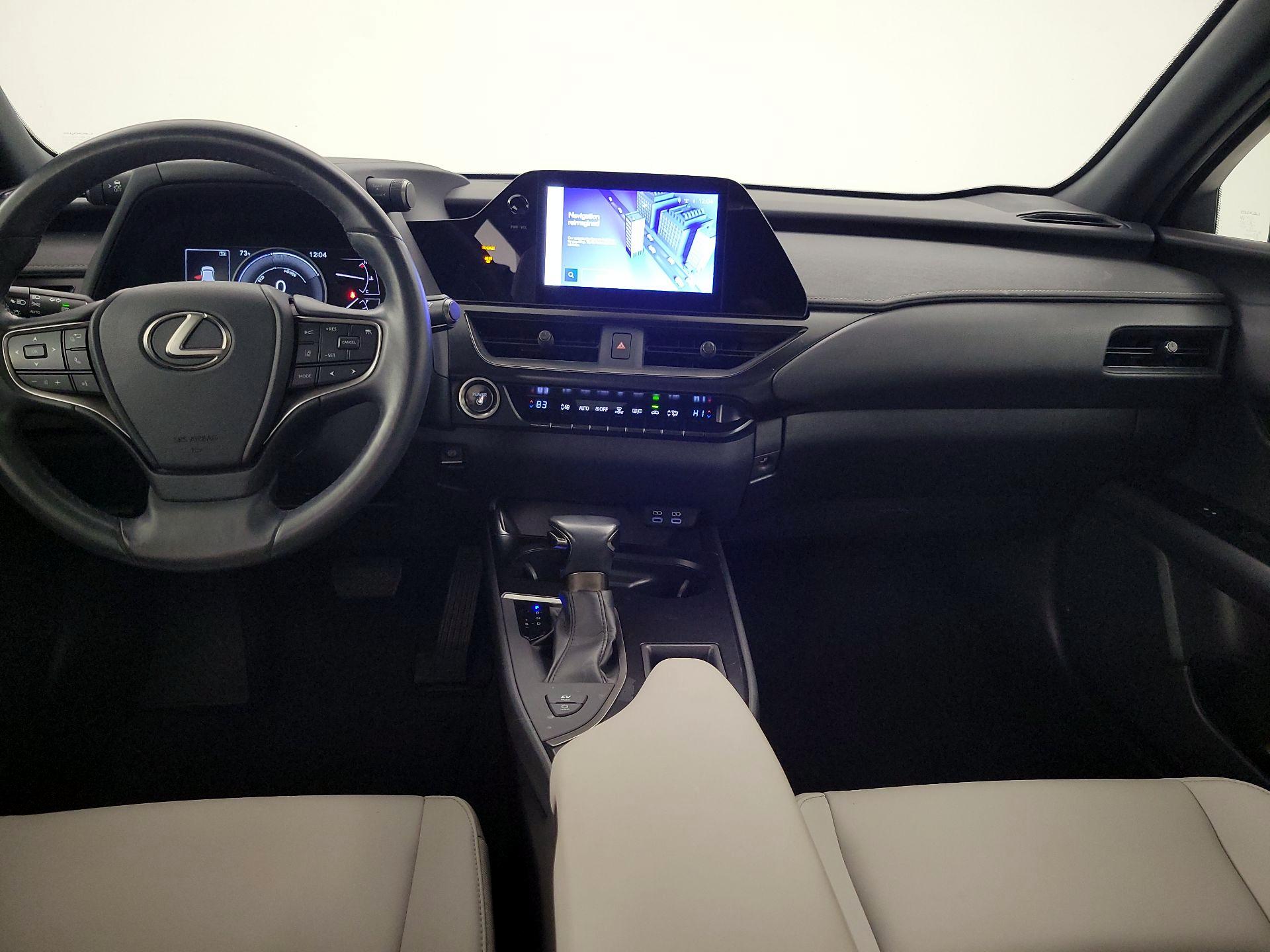 Thumbnail: 2023 Lexus UX - 9