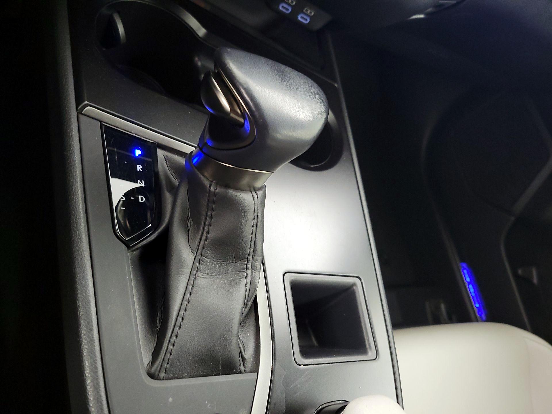 Thumbnail: 2023 Lexus UX - 17