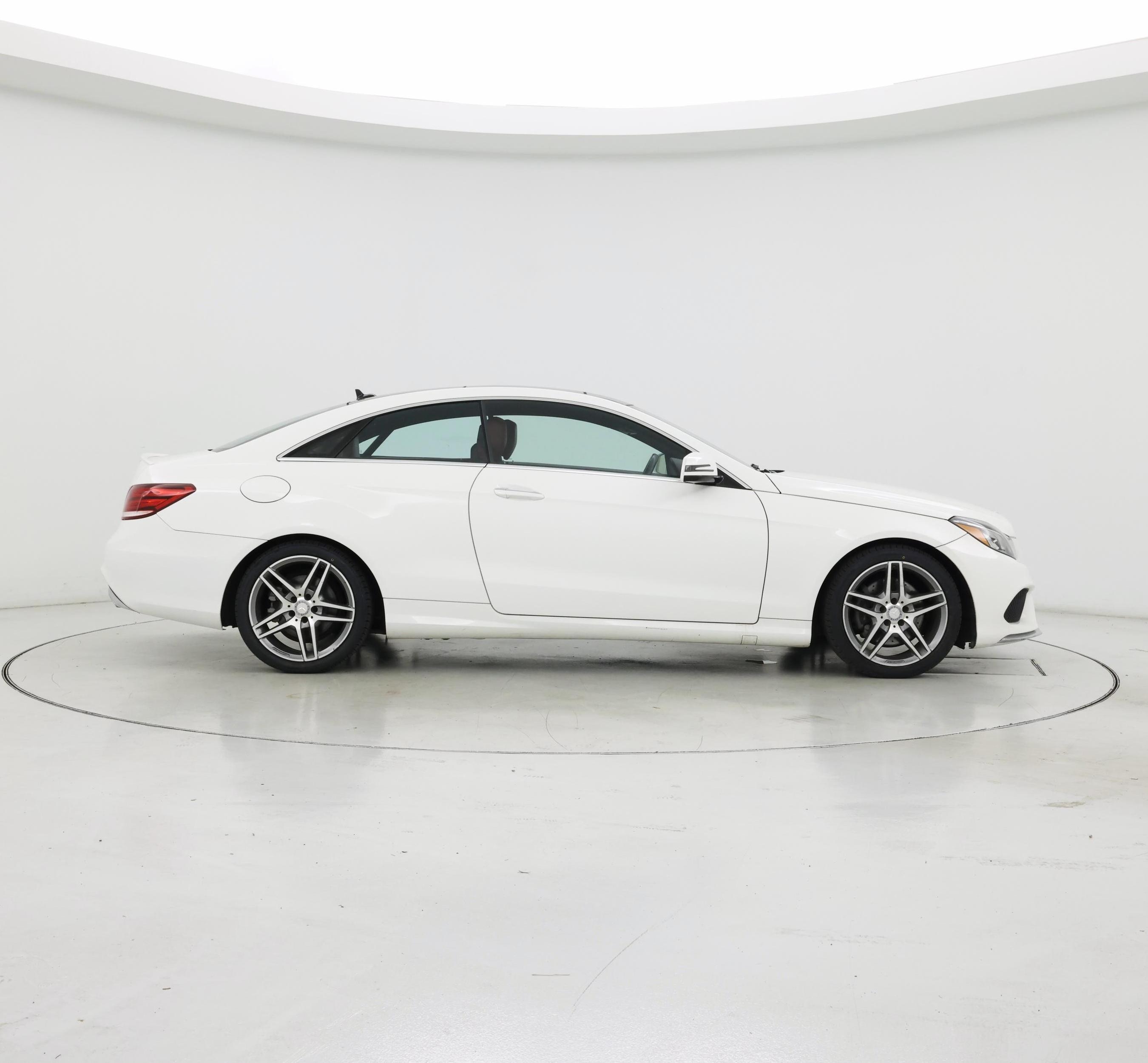 Thumbnail: 2017 Mercedes-Benz E-Class - 7