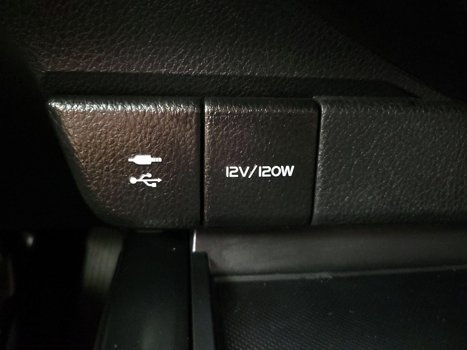 Thumbnail: 2019 Toyota Camry - 18