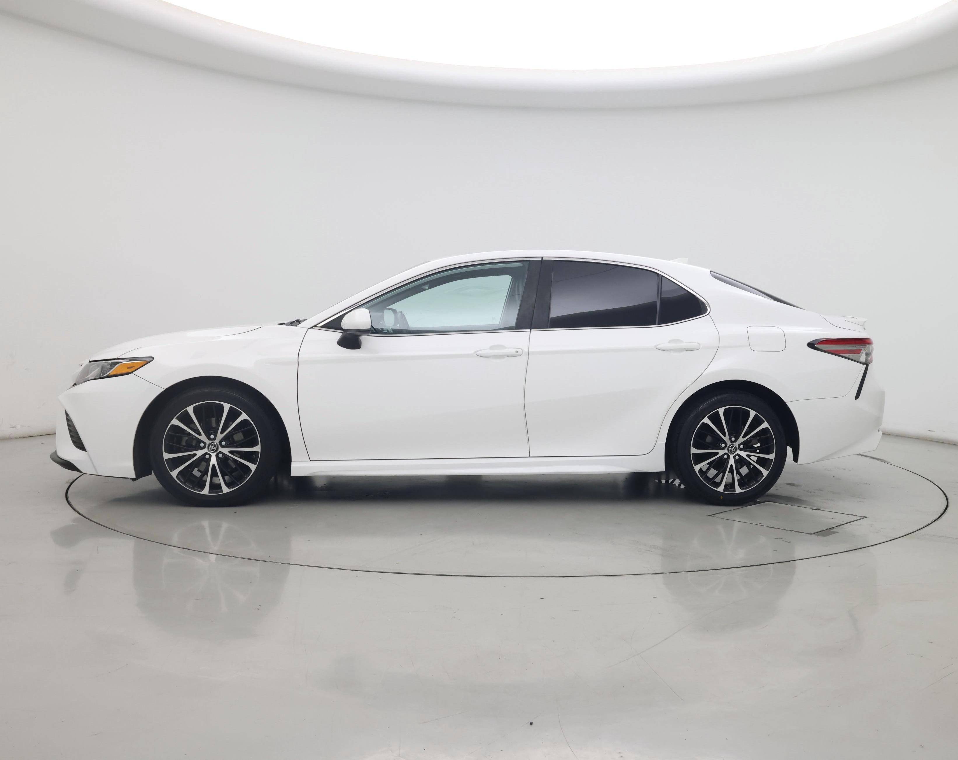 Thumbnail: 2019 Toyota Camry - 3