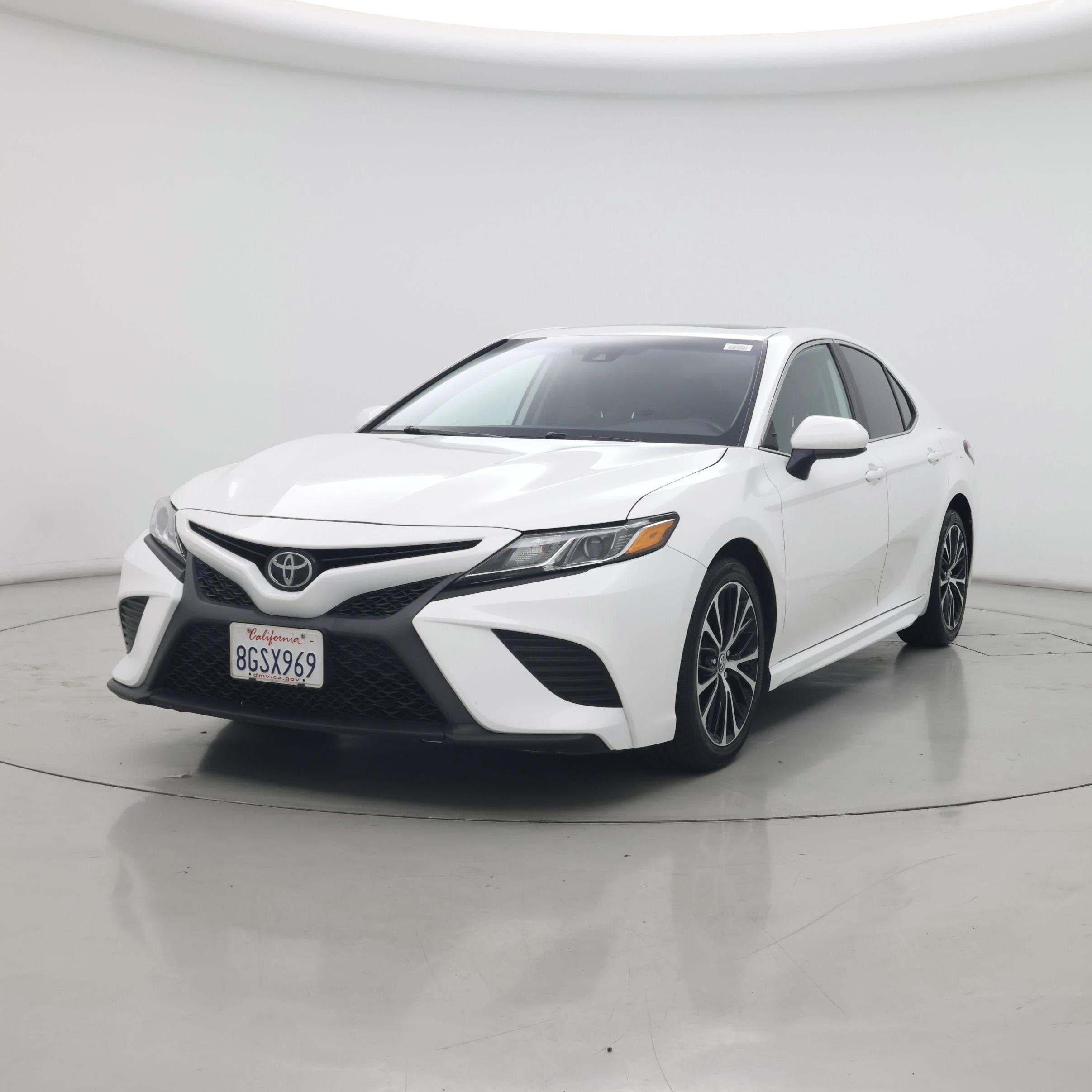 Thumbnail: 2019 Toyota Camry - 4