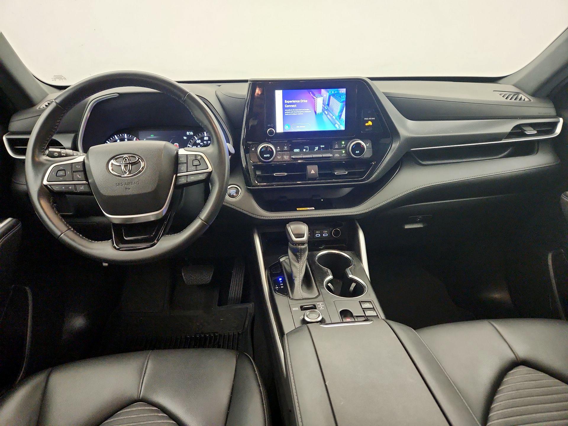 Thumbnail: 2023 Toyota Highlander - 9