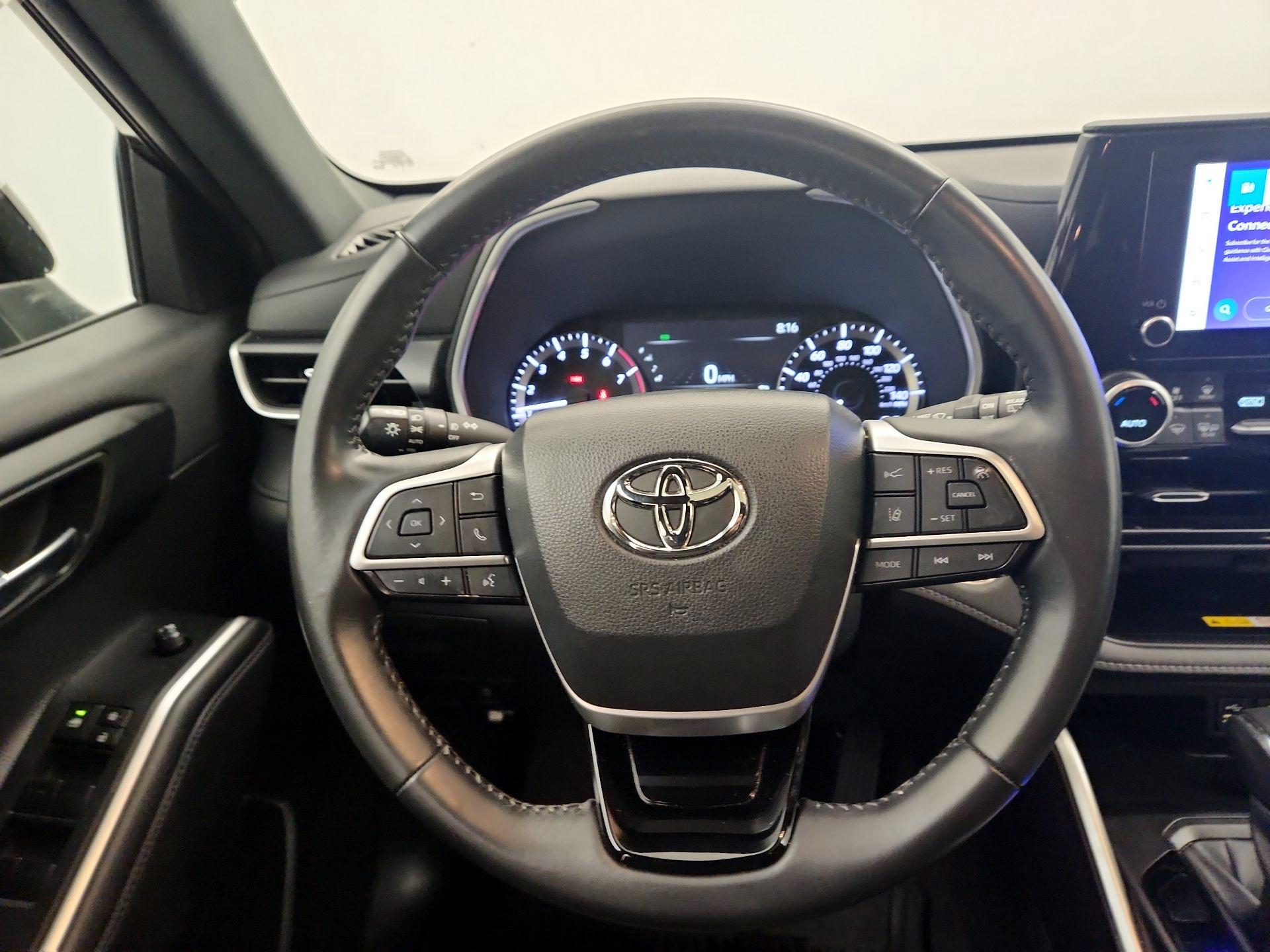Thumbnail: 2023 Toyota Highlander - 10