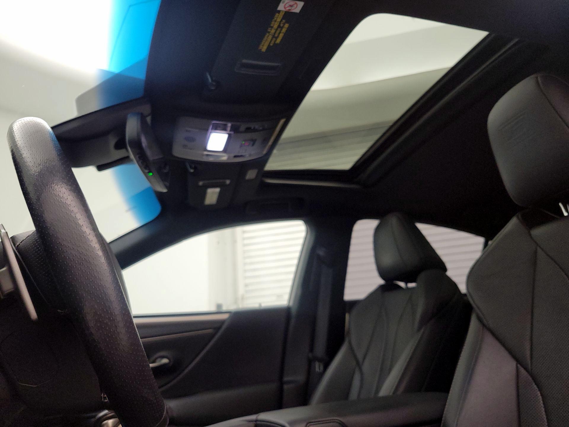 Thumbnail: 2020 Lexus ES - 20