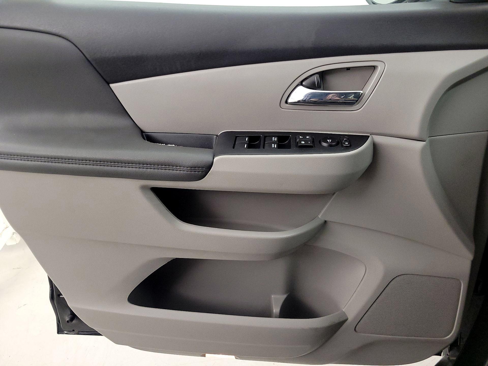 Thumbnail: 2016 Honda Odyssey - 12