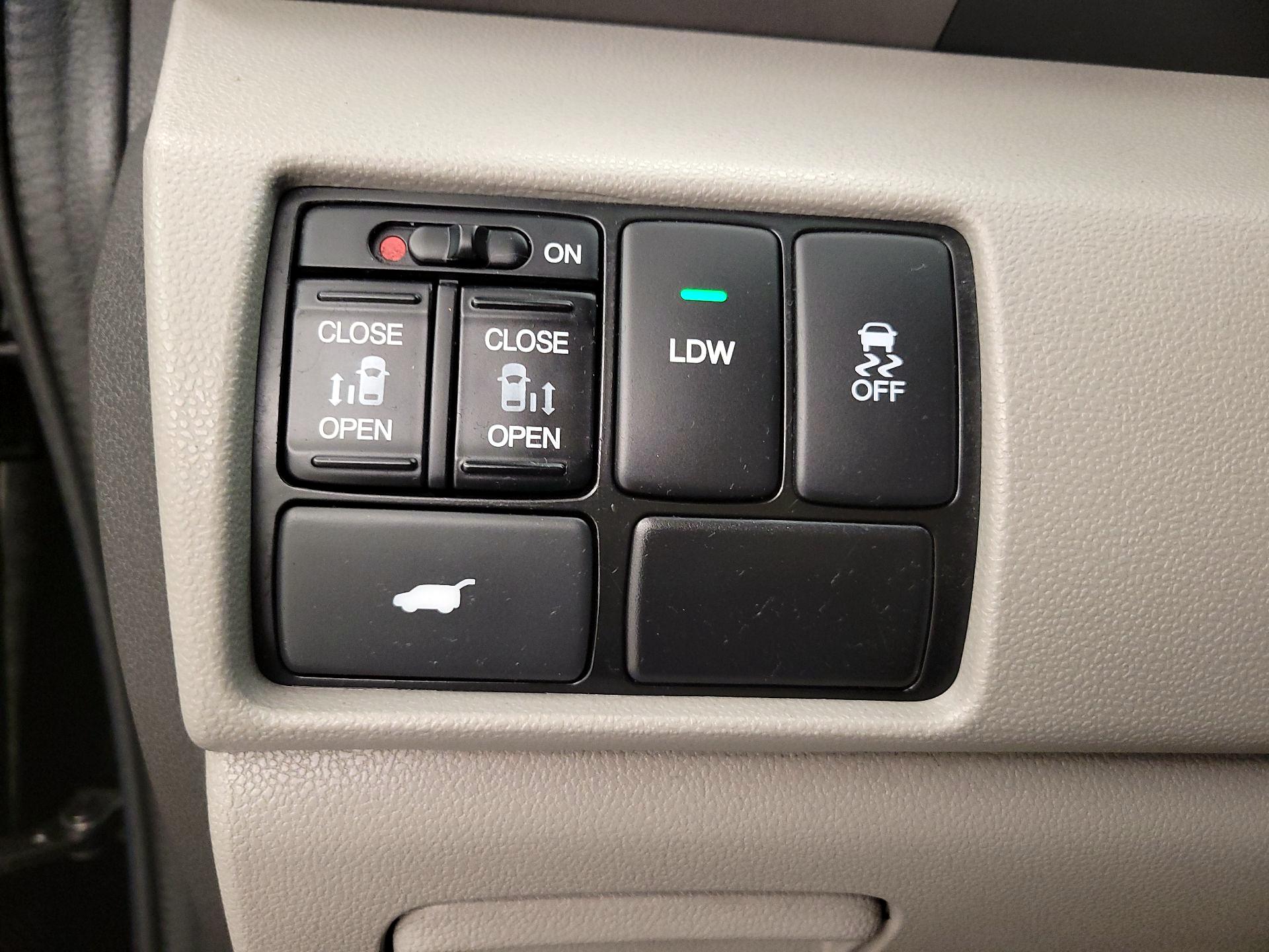 Thumbnail: 2016 Honda Odyssey - 13