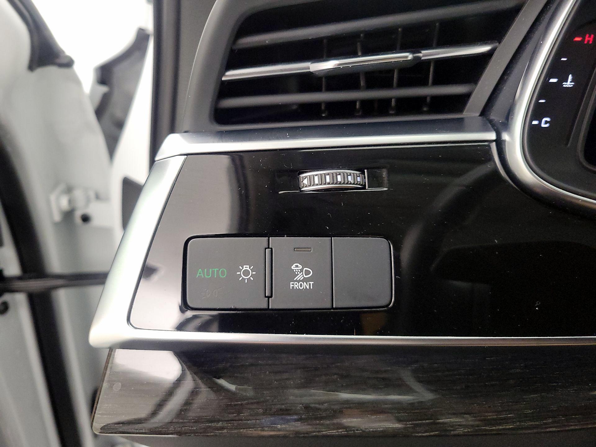 Thumbnail: 2021 Audi Q7 - 13