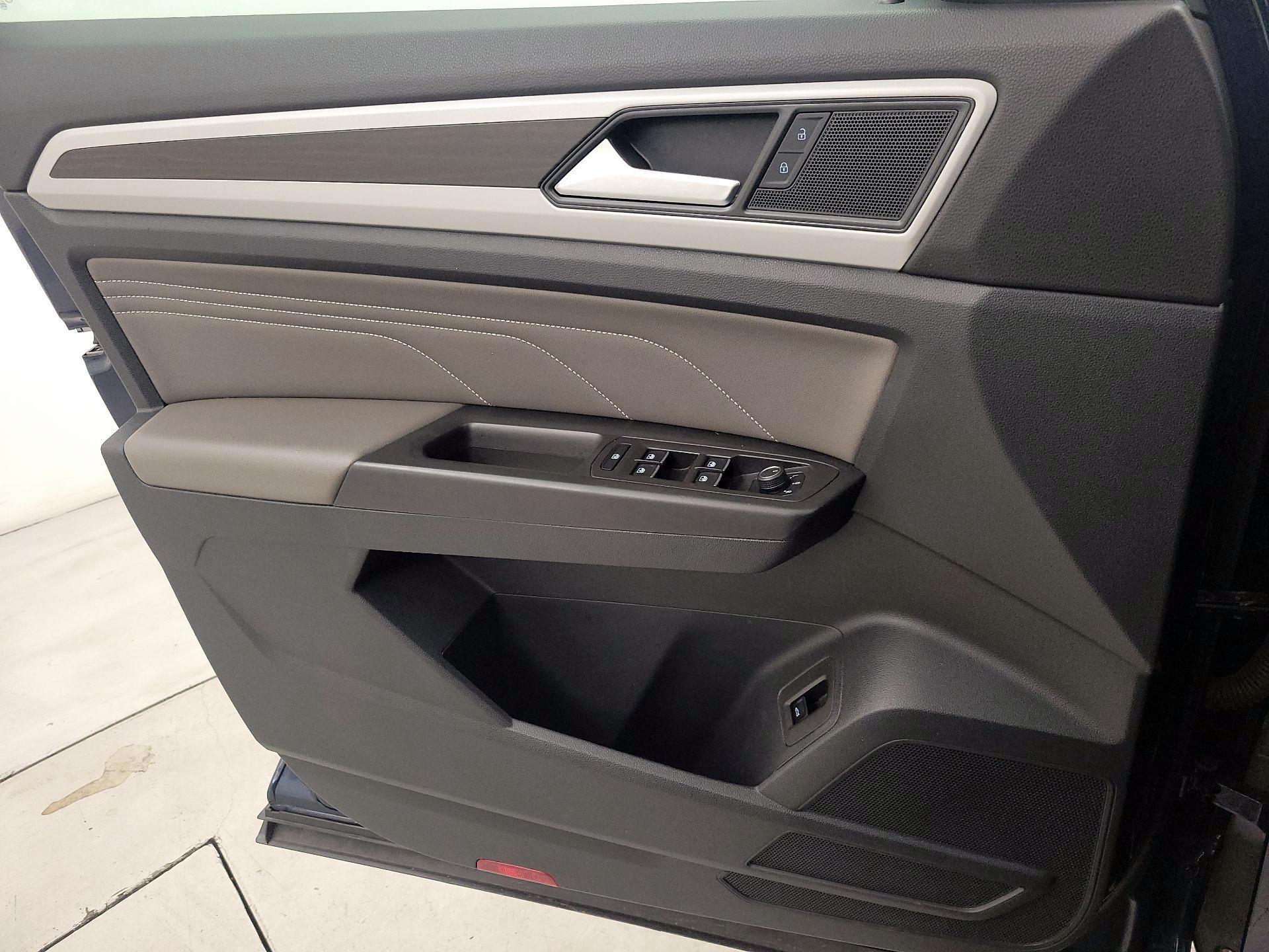 Thumbnail: 2022 Volkswagen Atlas - 12