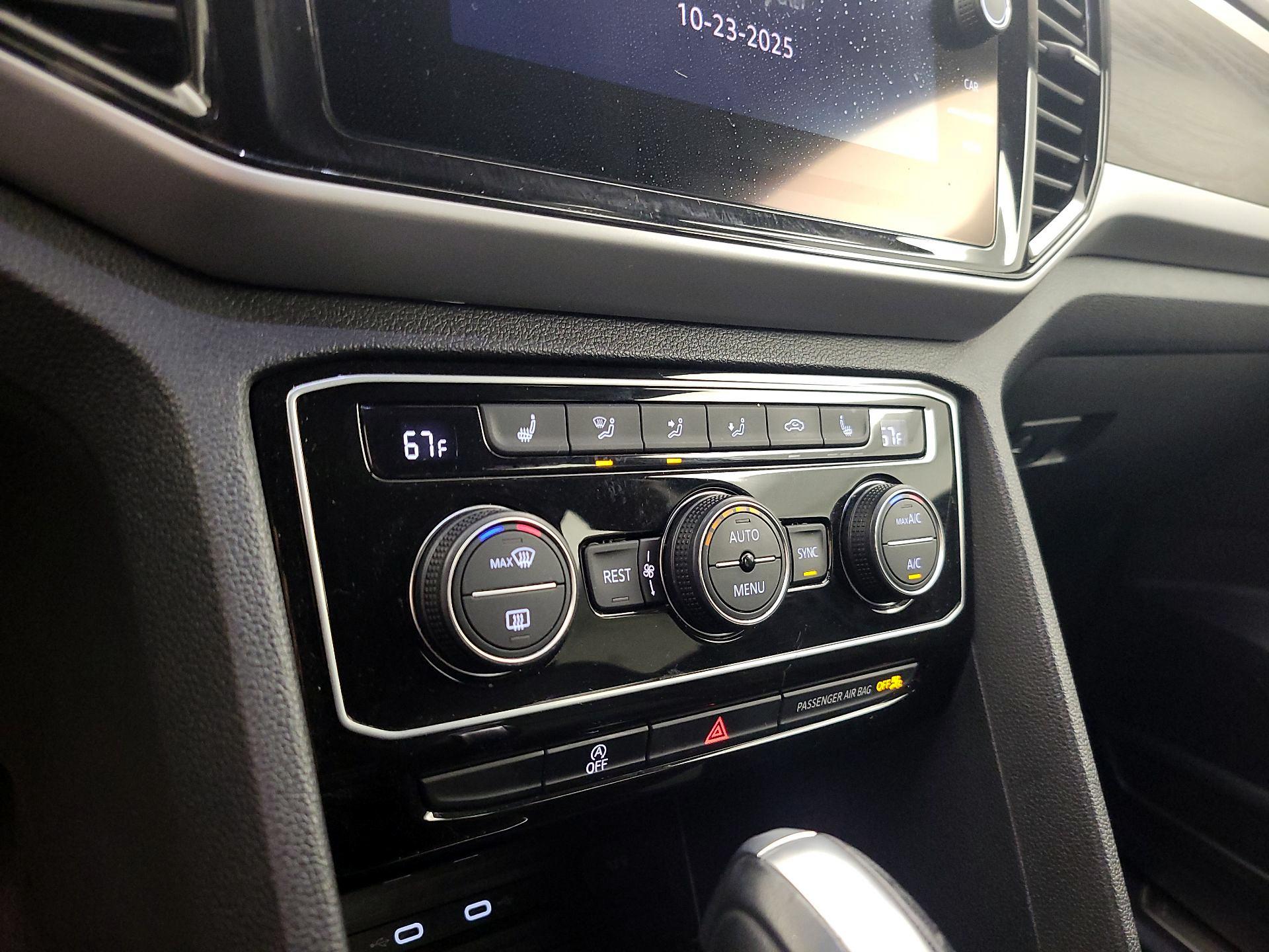 Thumbnail: 2022 Volkswagen Atlas - 16