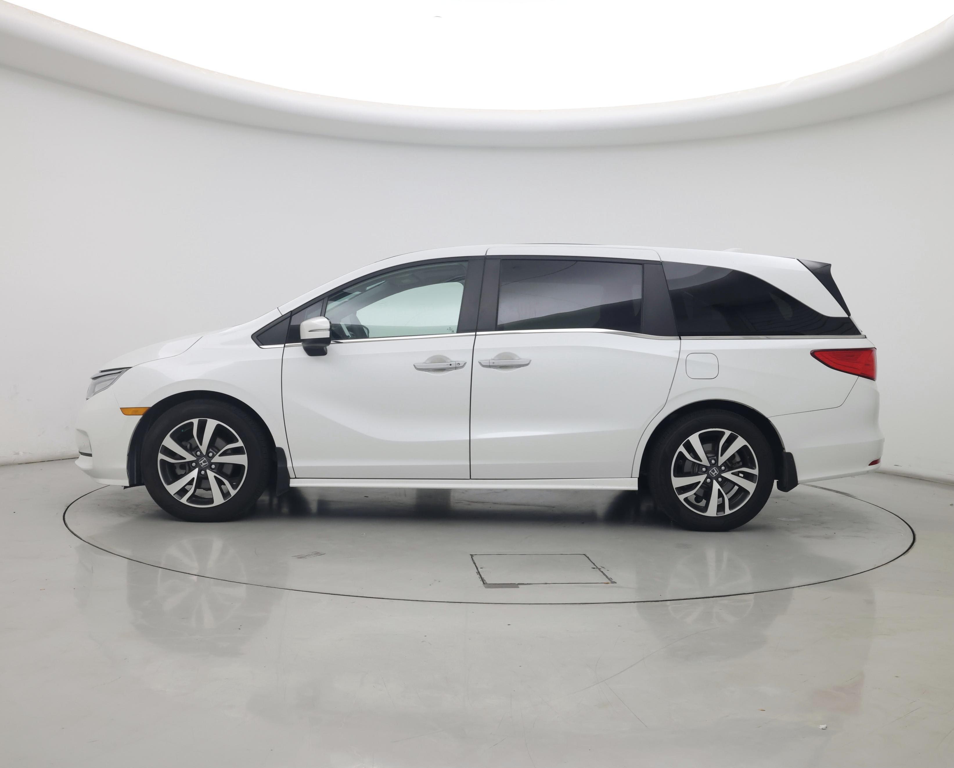 Thumbnail: 2022 Honda Odyssey - 3